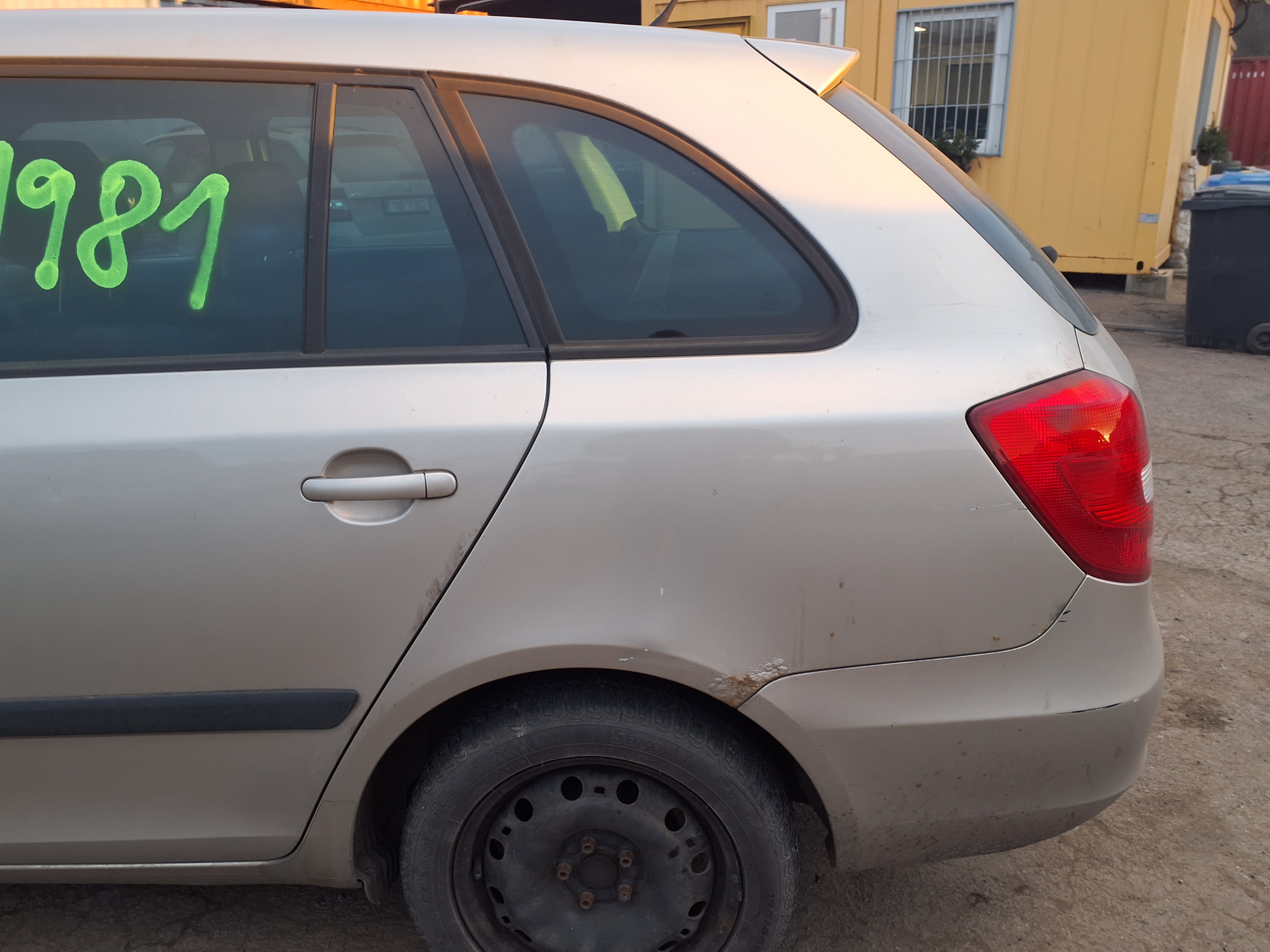 rear_left_fender