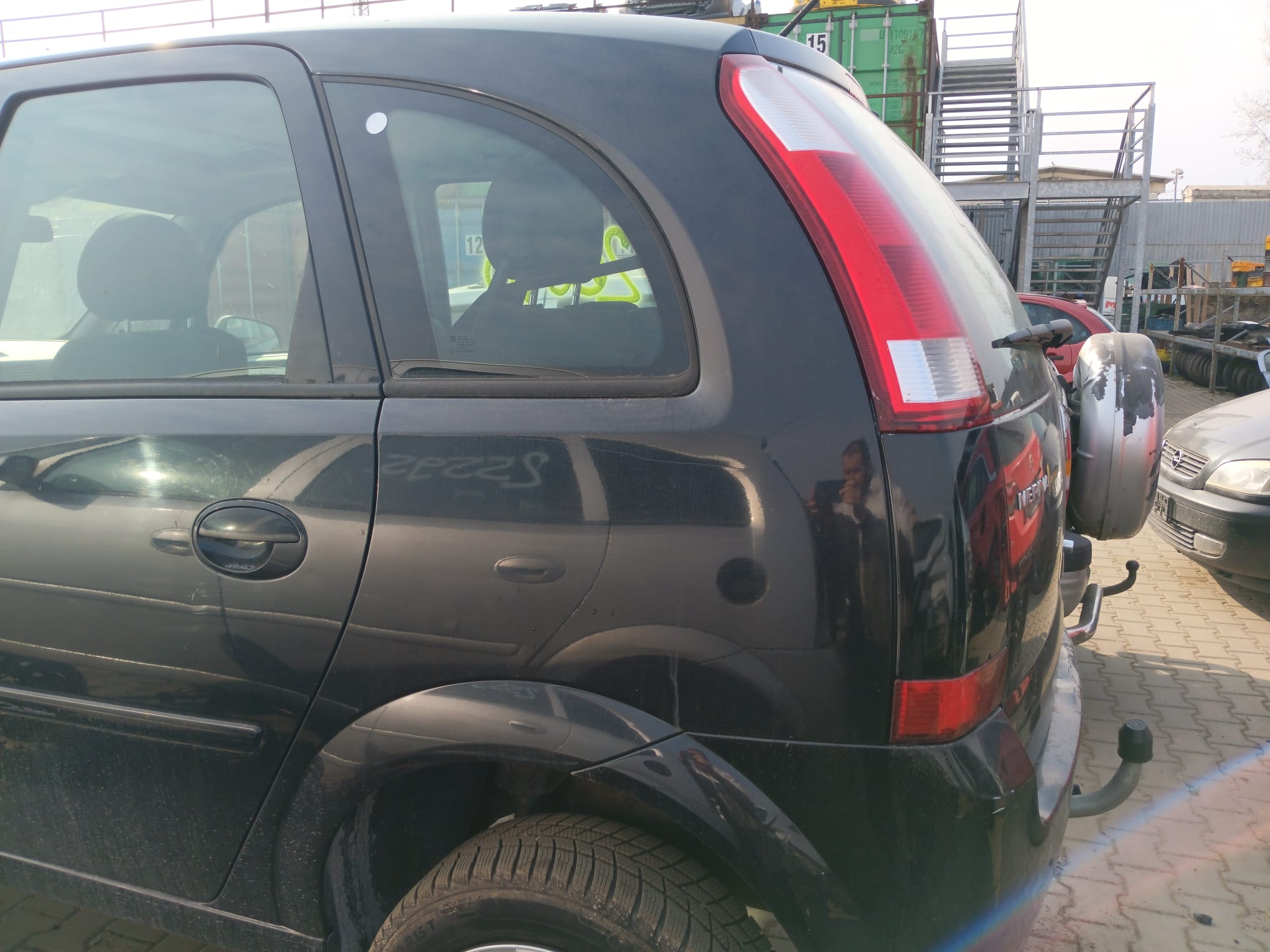 rear_left_fender