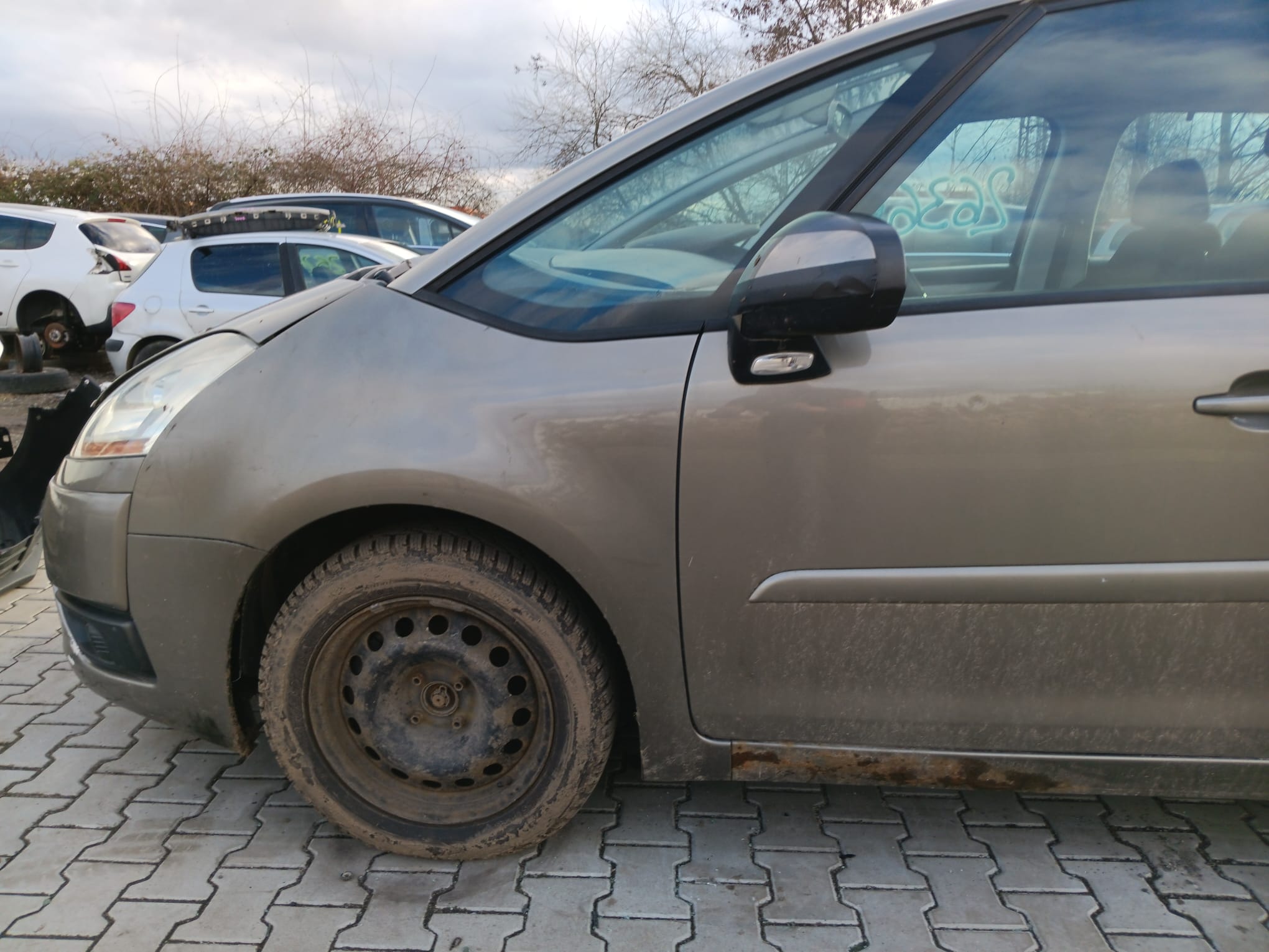 front_left_fender