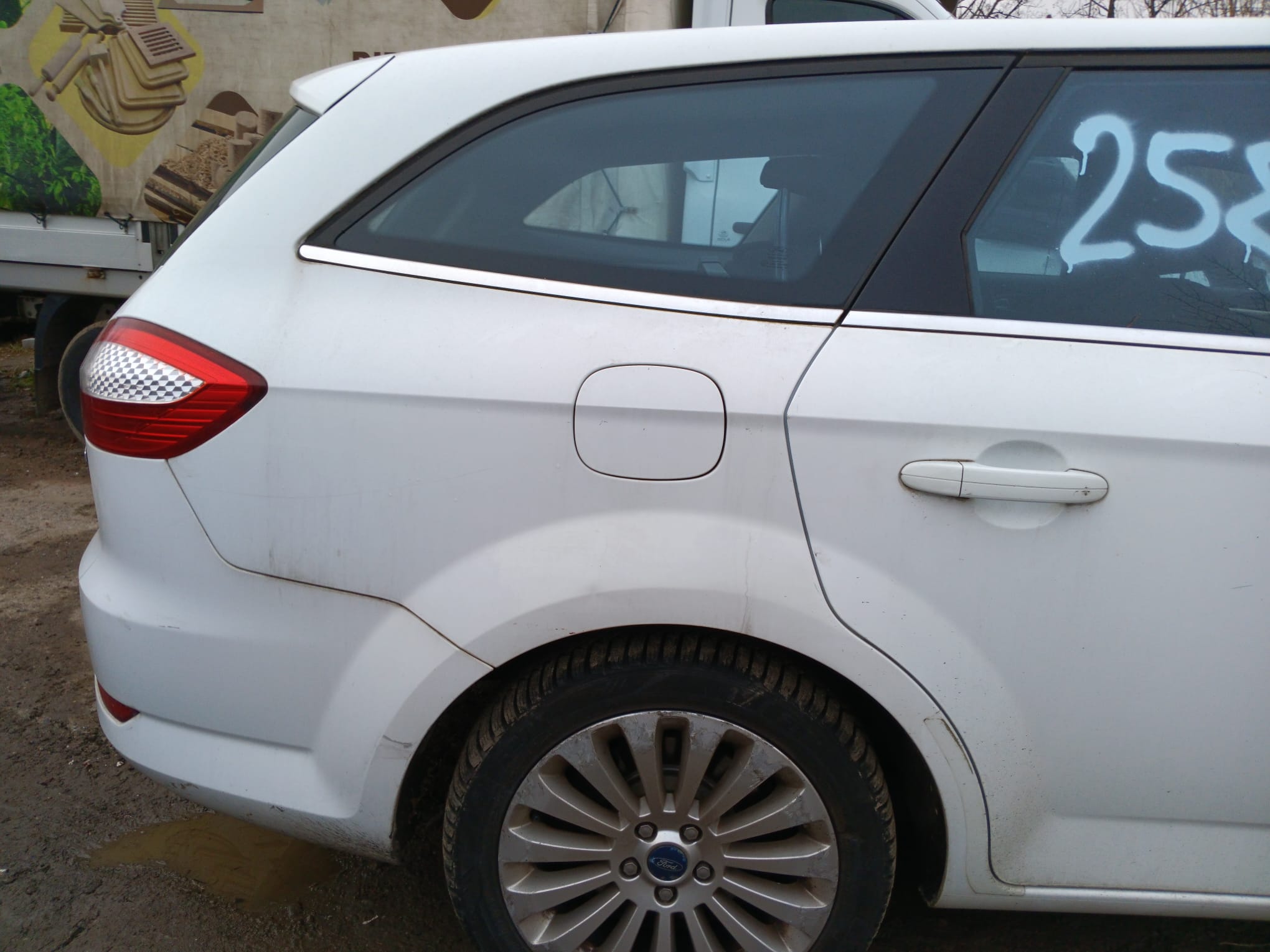 rear_right_fender