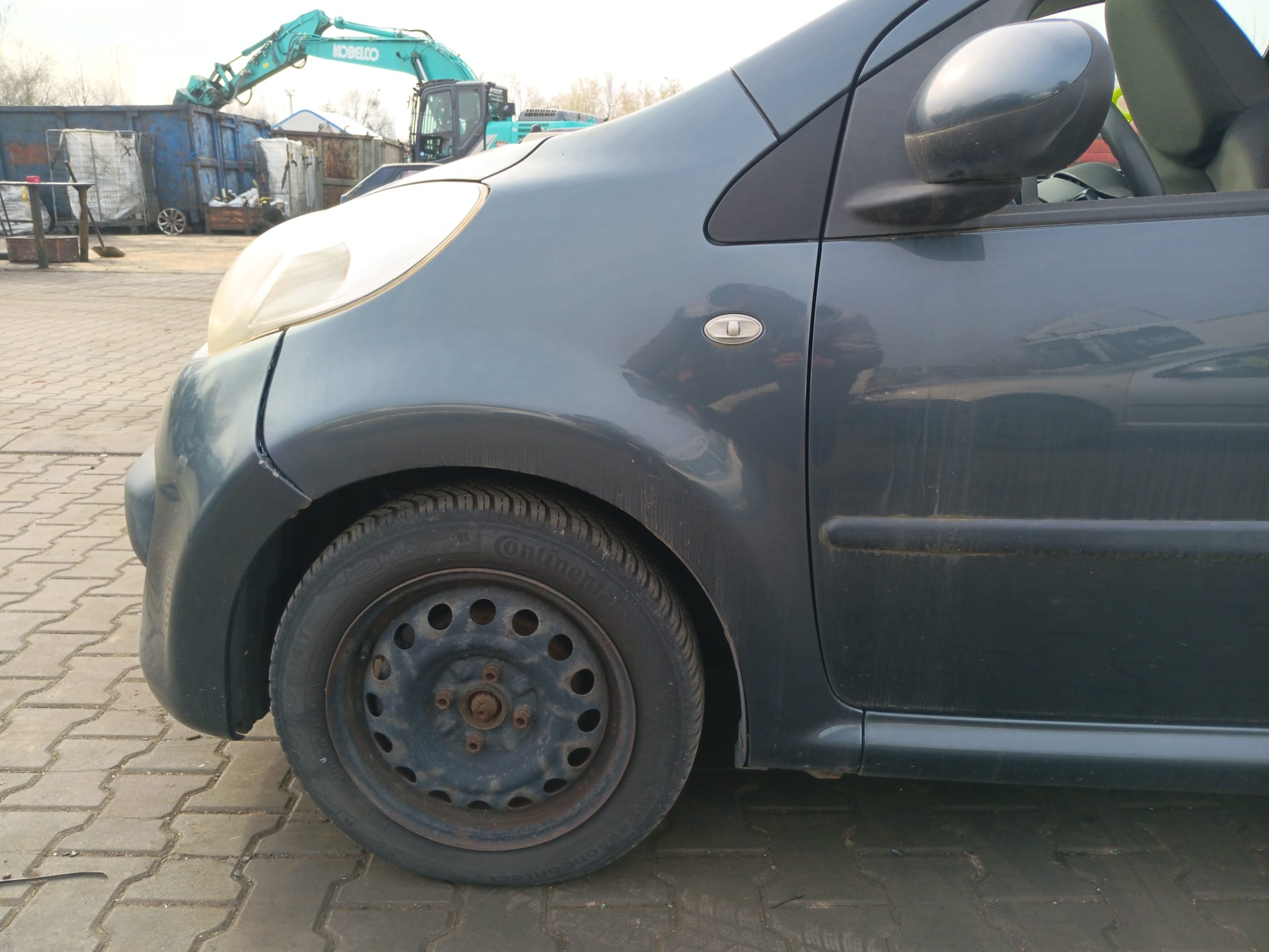 front_left_fender