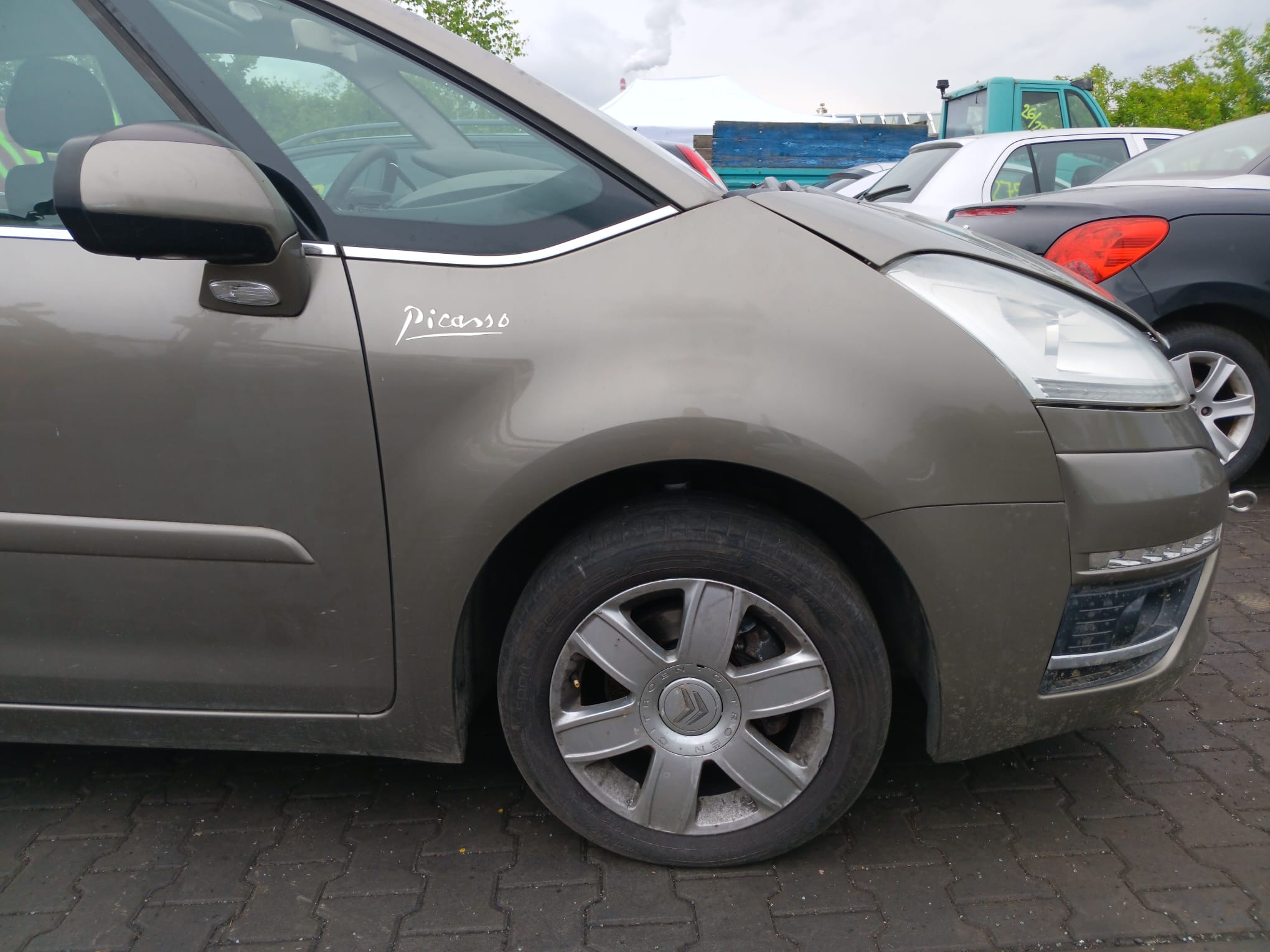 front_right_fender