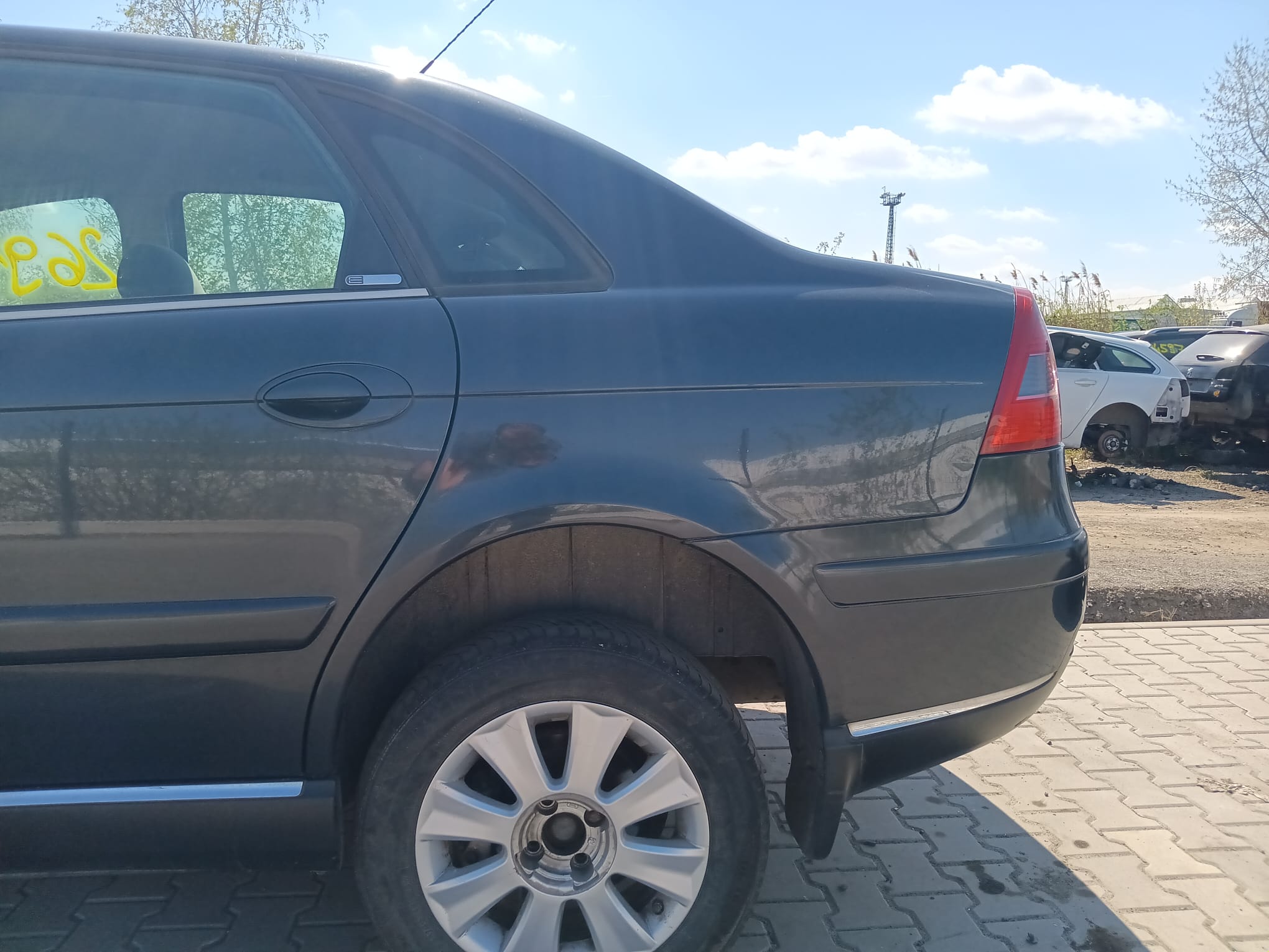 rear_left_fender