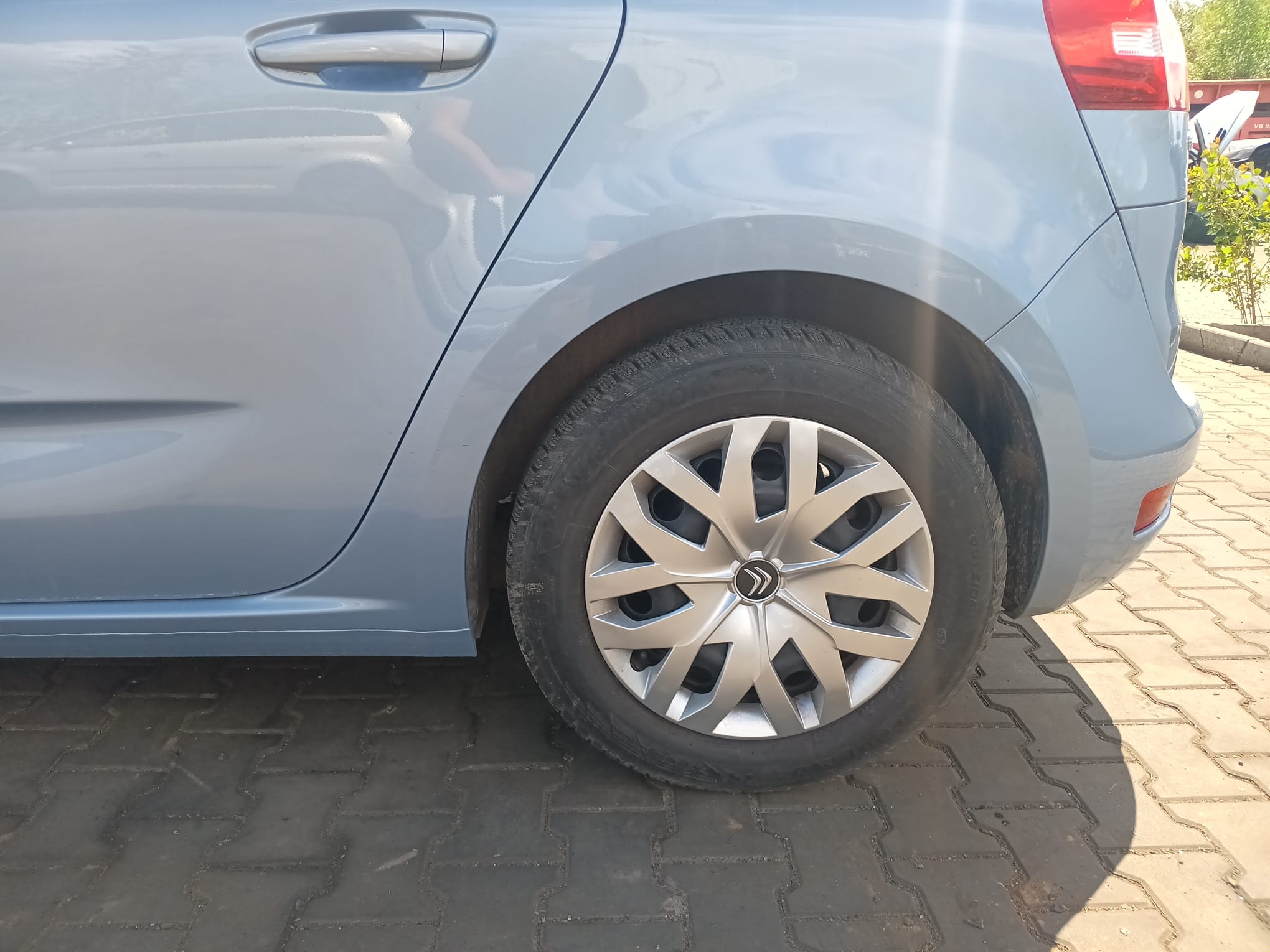 rear_left_wheel
