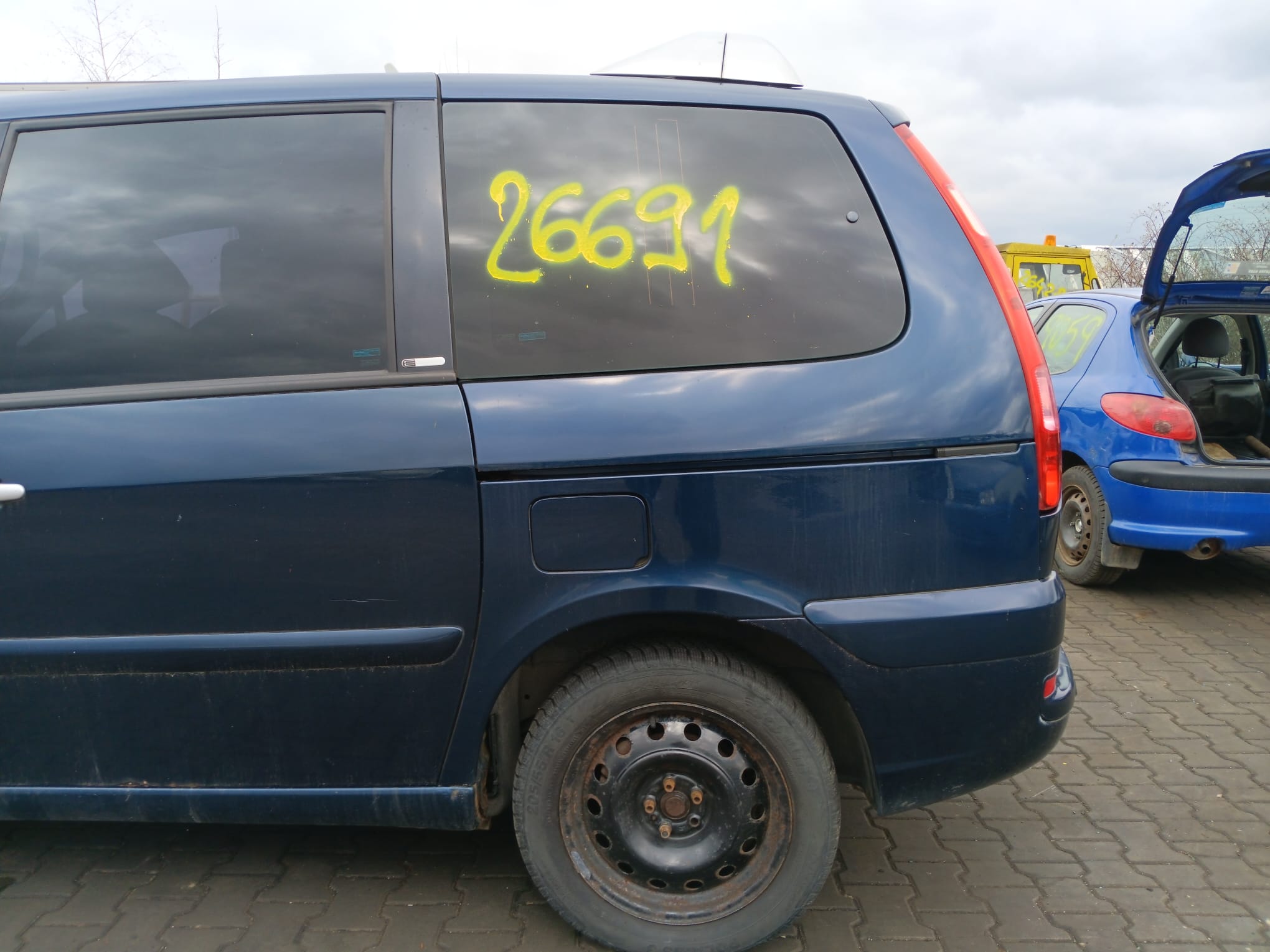 rear_left_fender