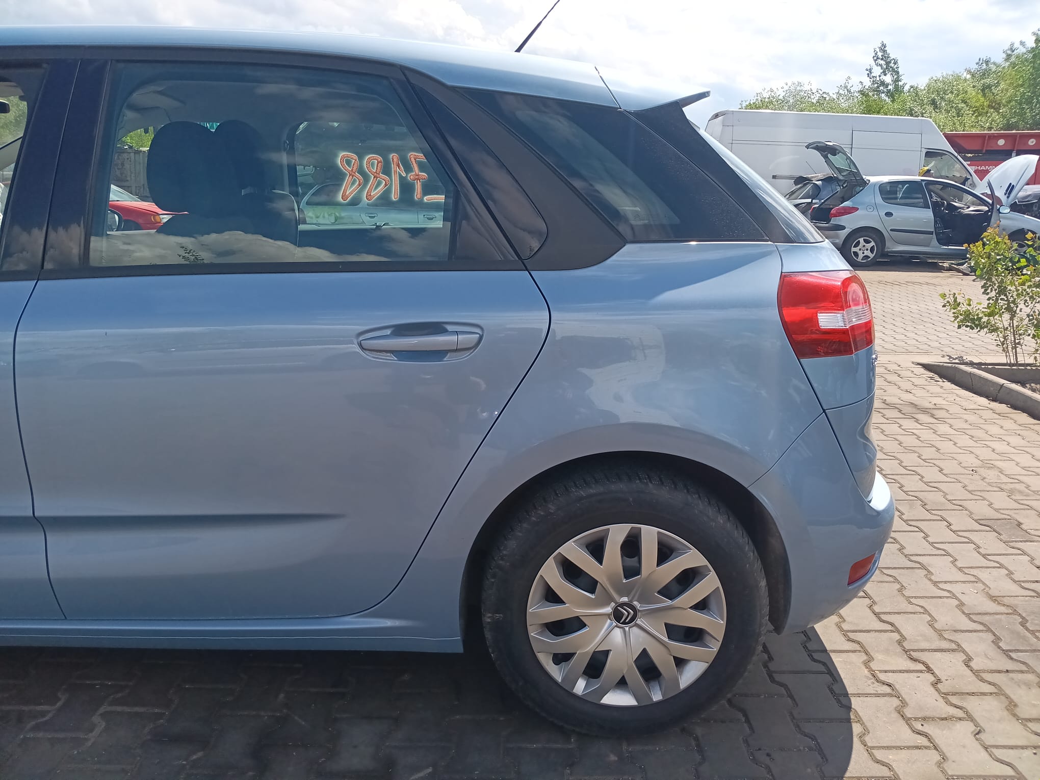 rear_left_fender