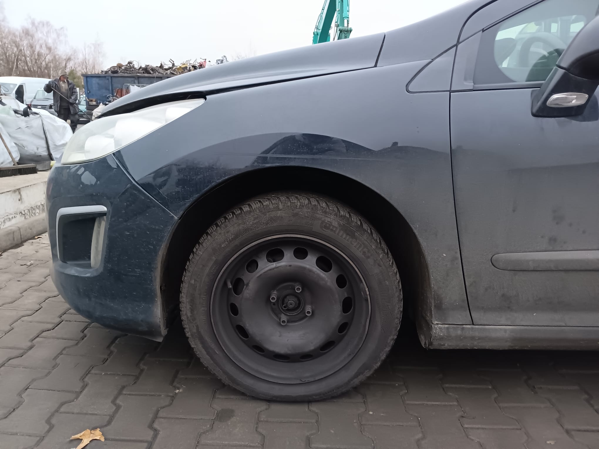 front_left_fender
