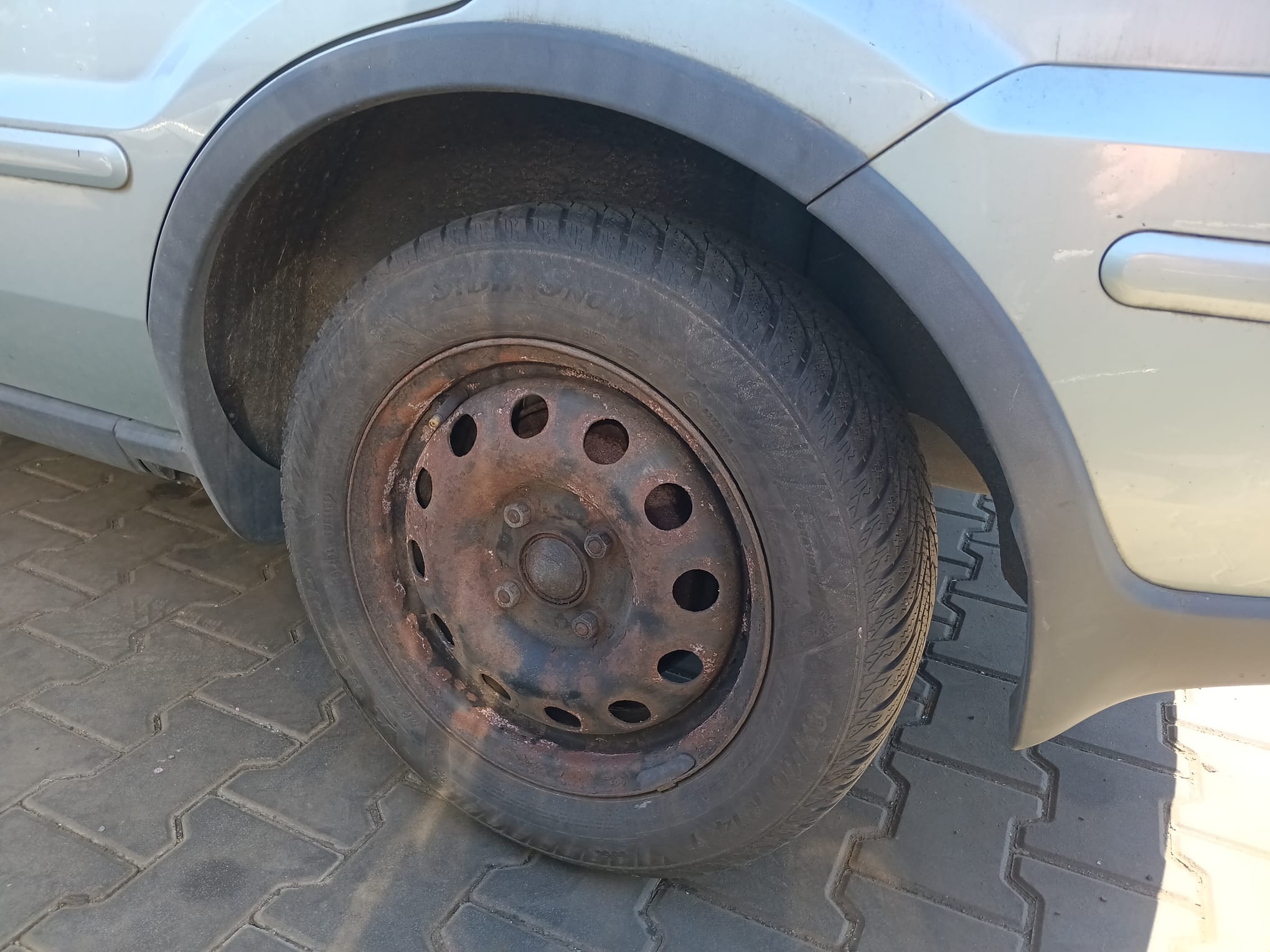 rear_left_wheel
