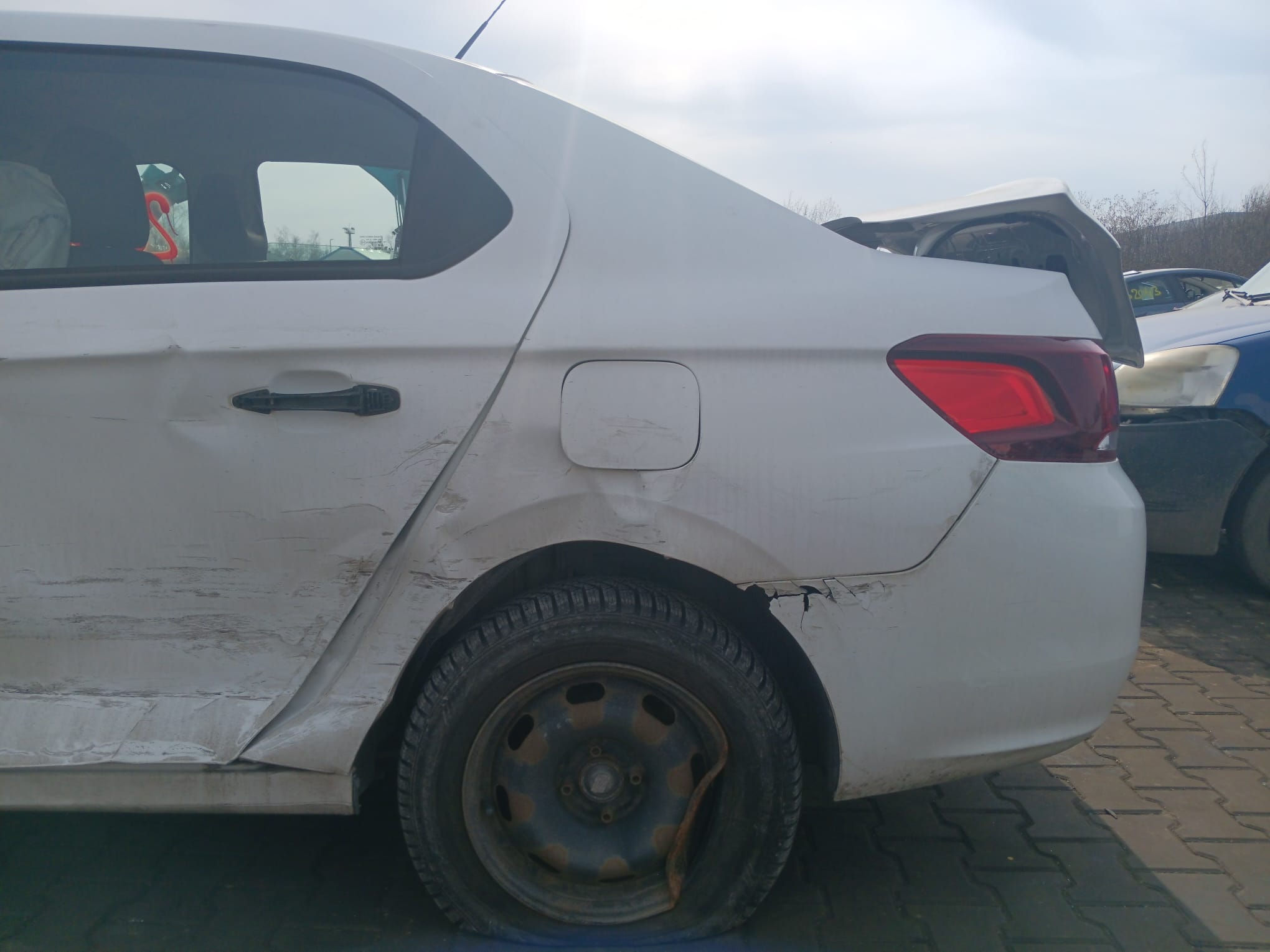 rear_left_fender