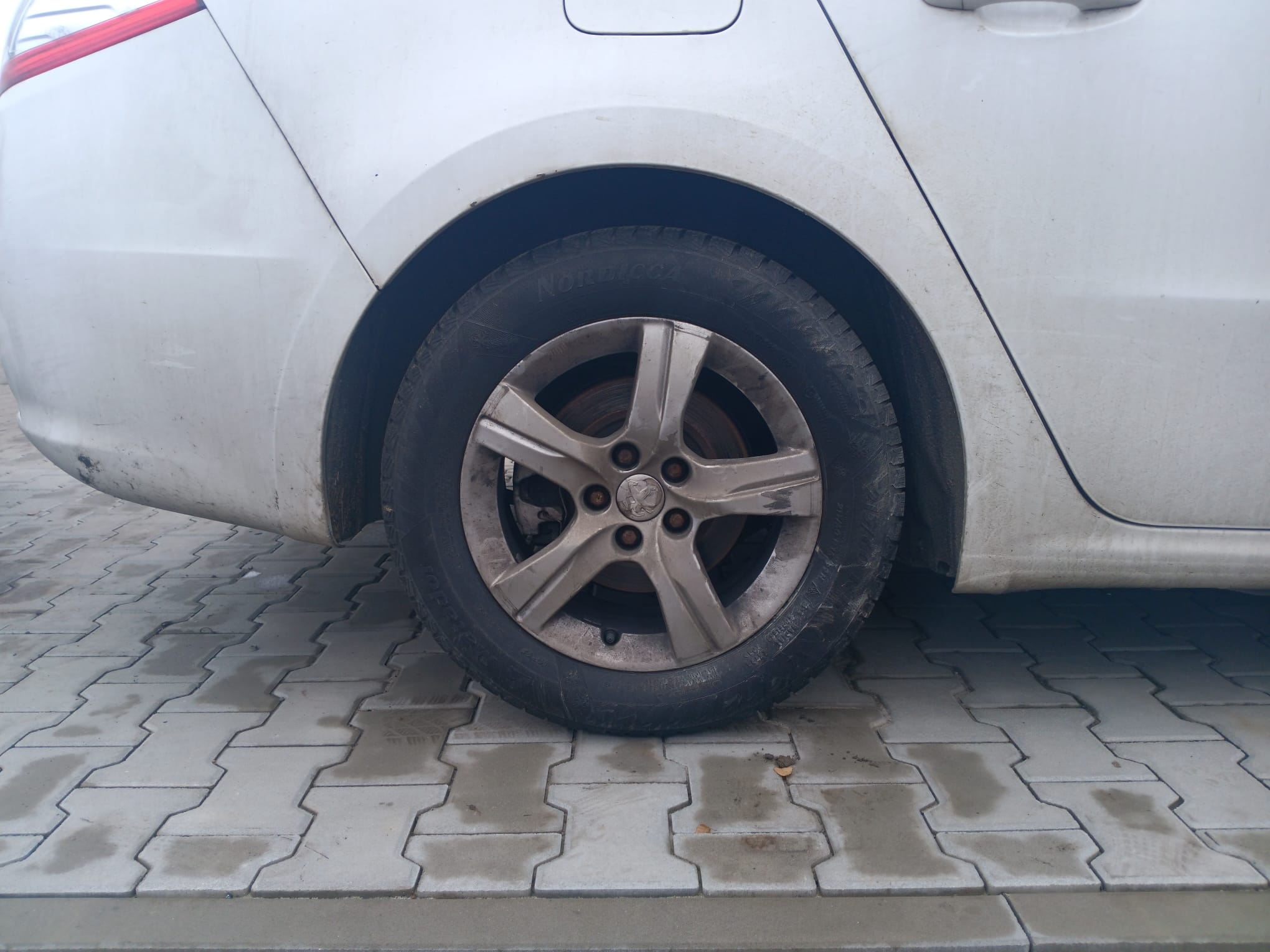 rear_right_wheel