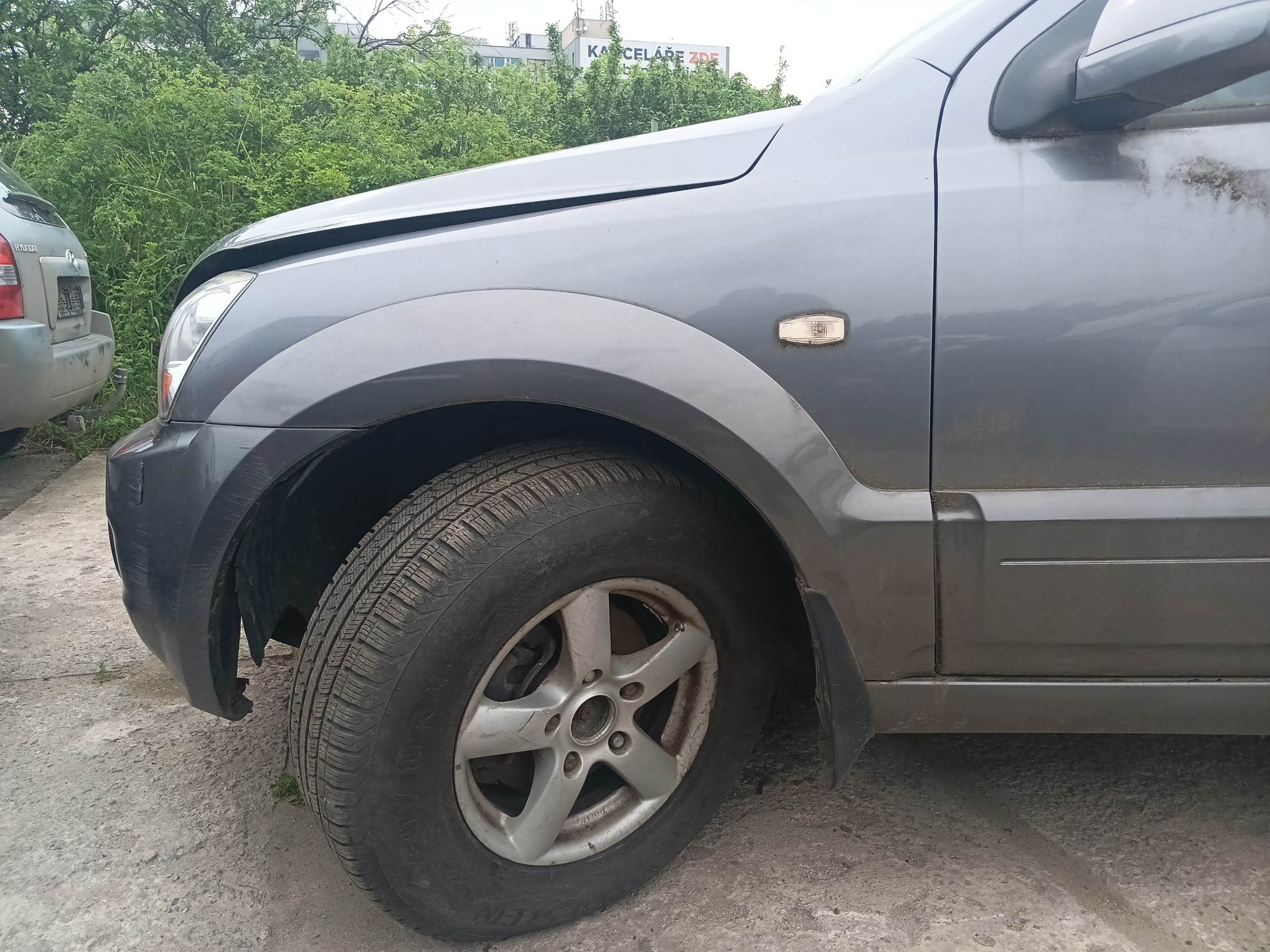 front_left_fender