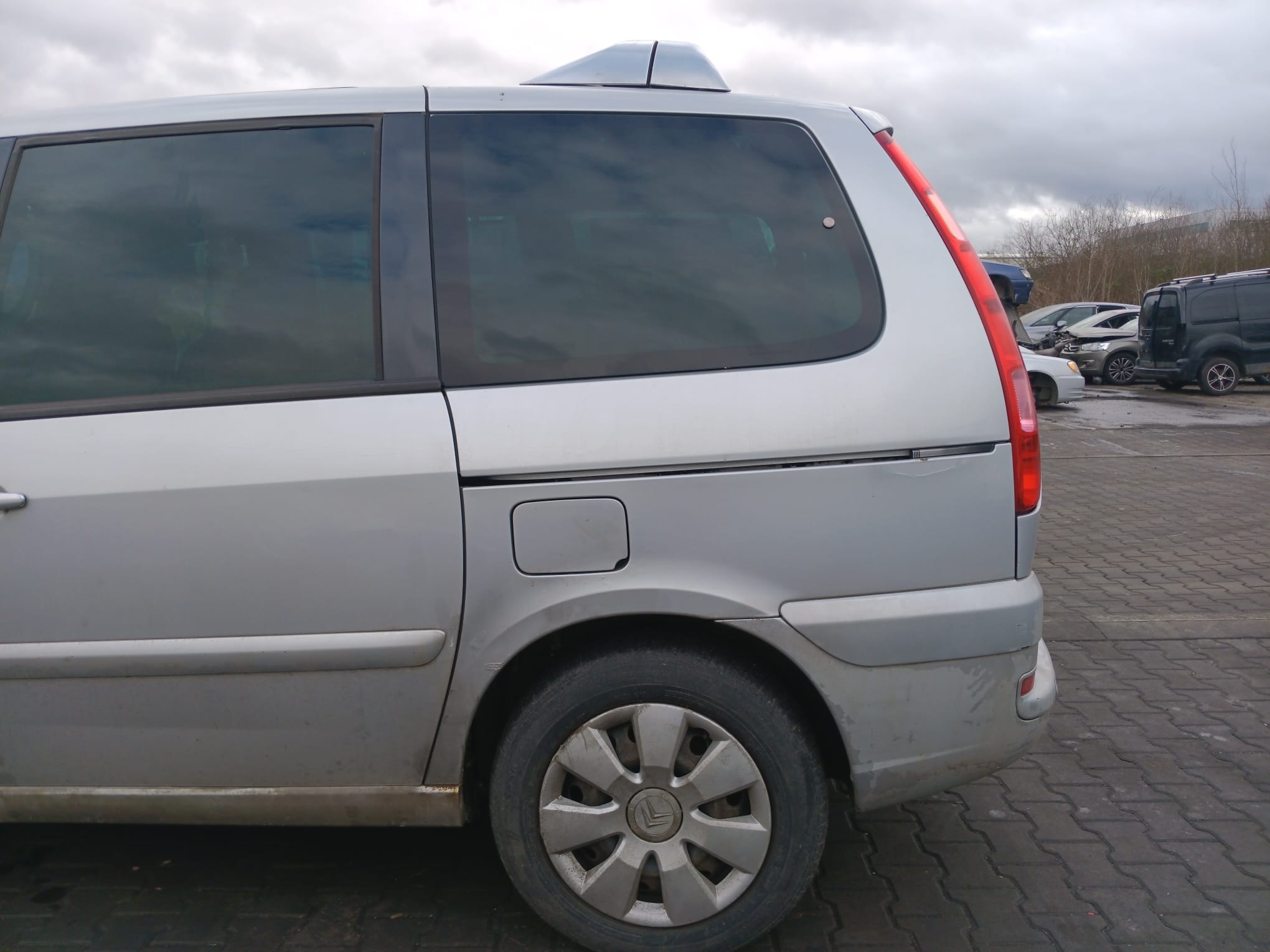 rear_left_fender