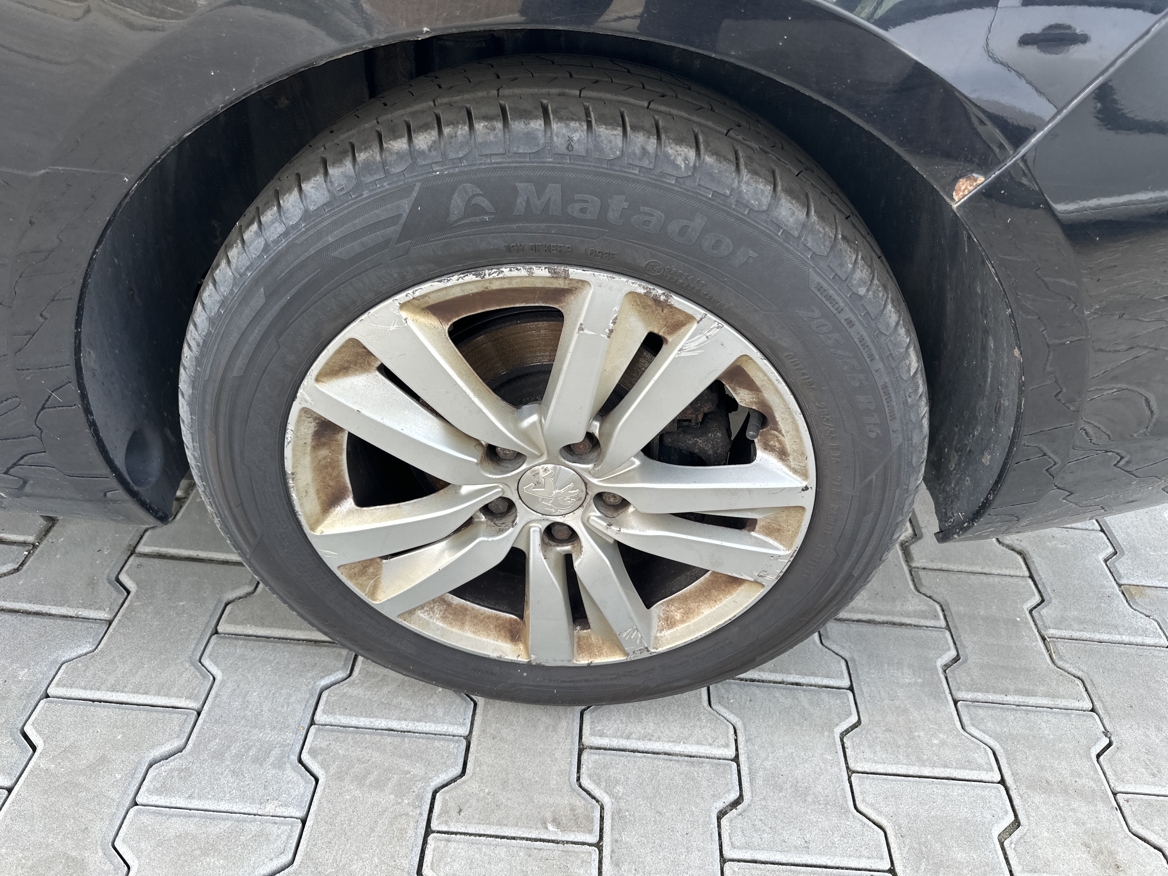 rear_left_wheel