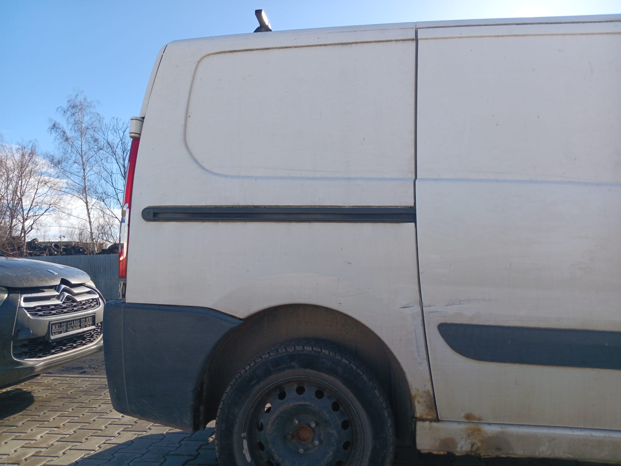 rear_right_fender
