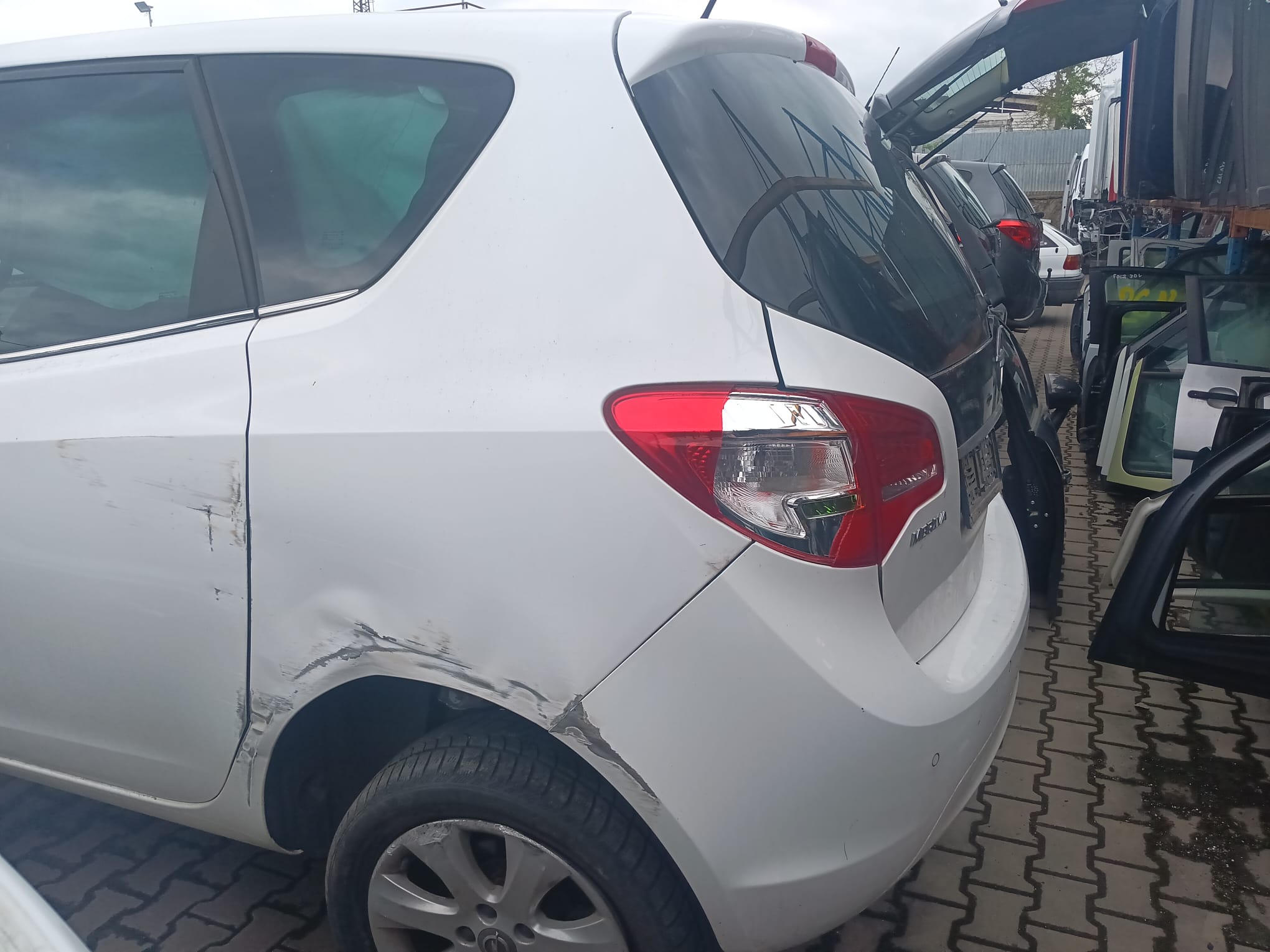 rear_left_fender