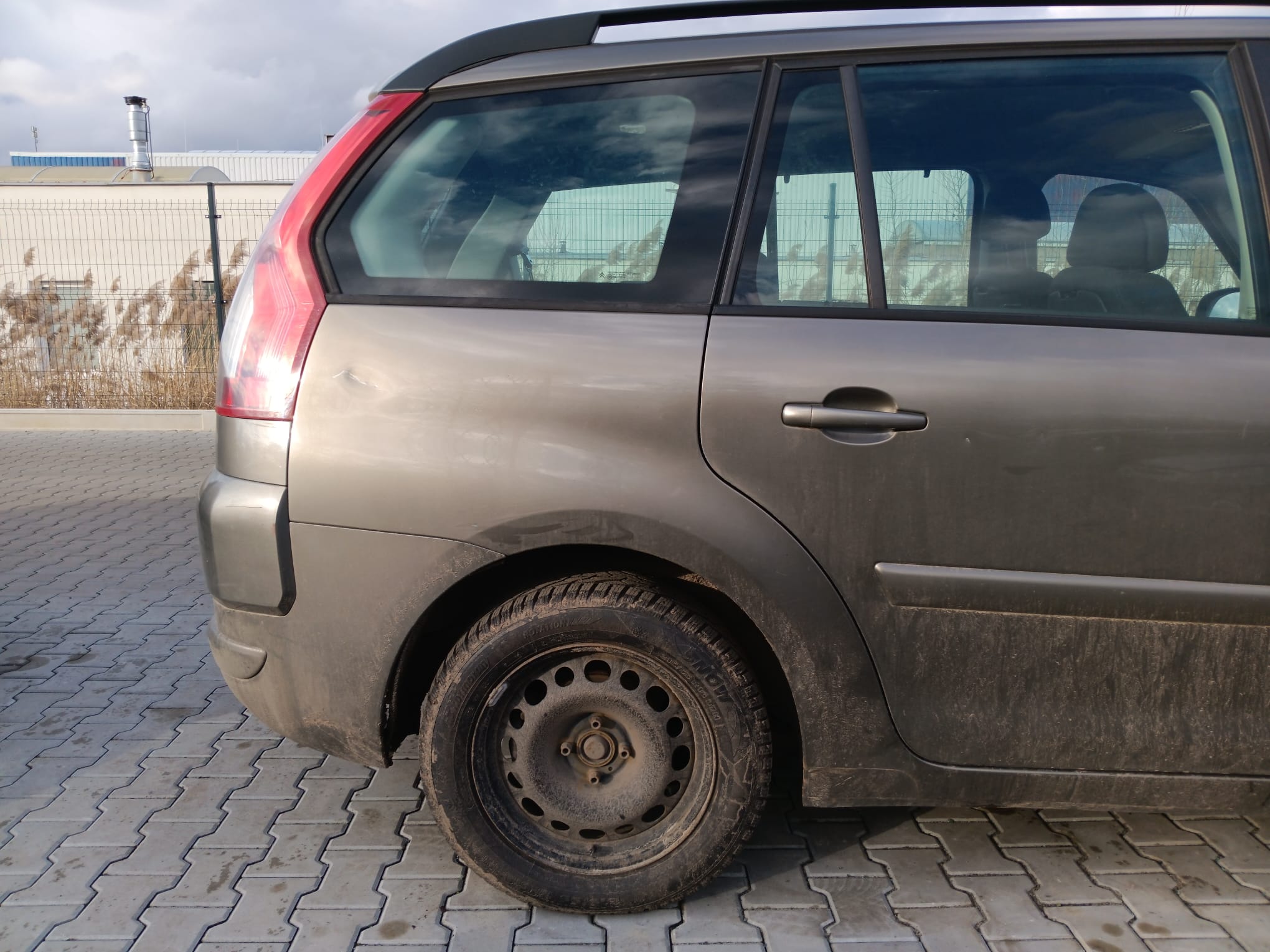 rear_right_fender