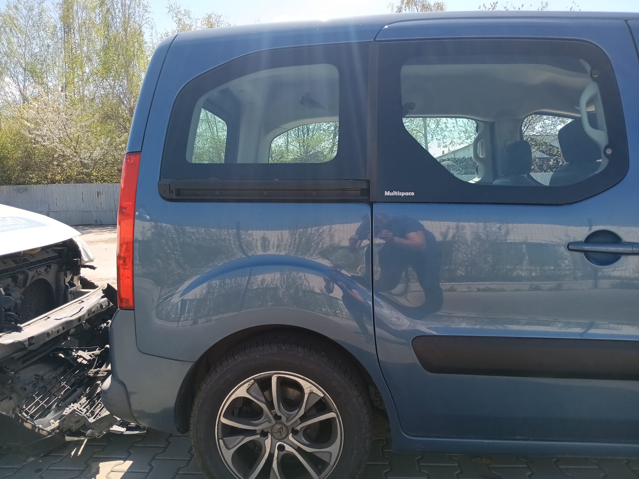 rear_right_fender