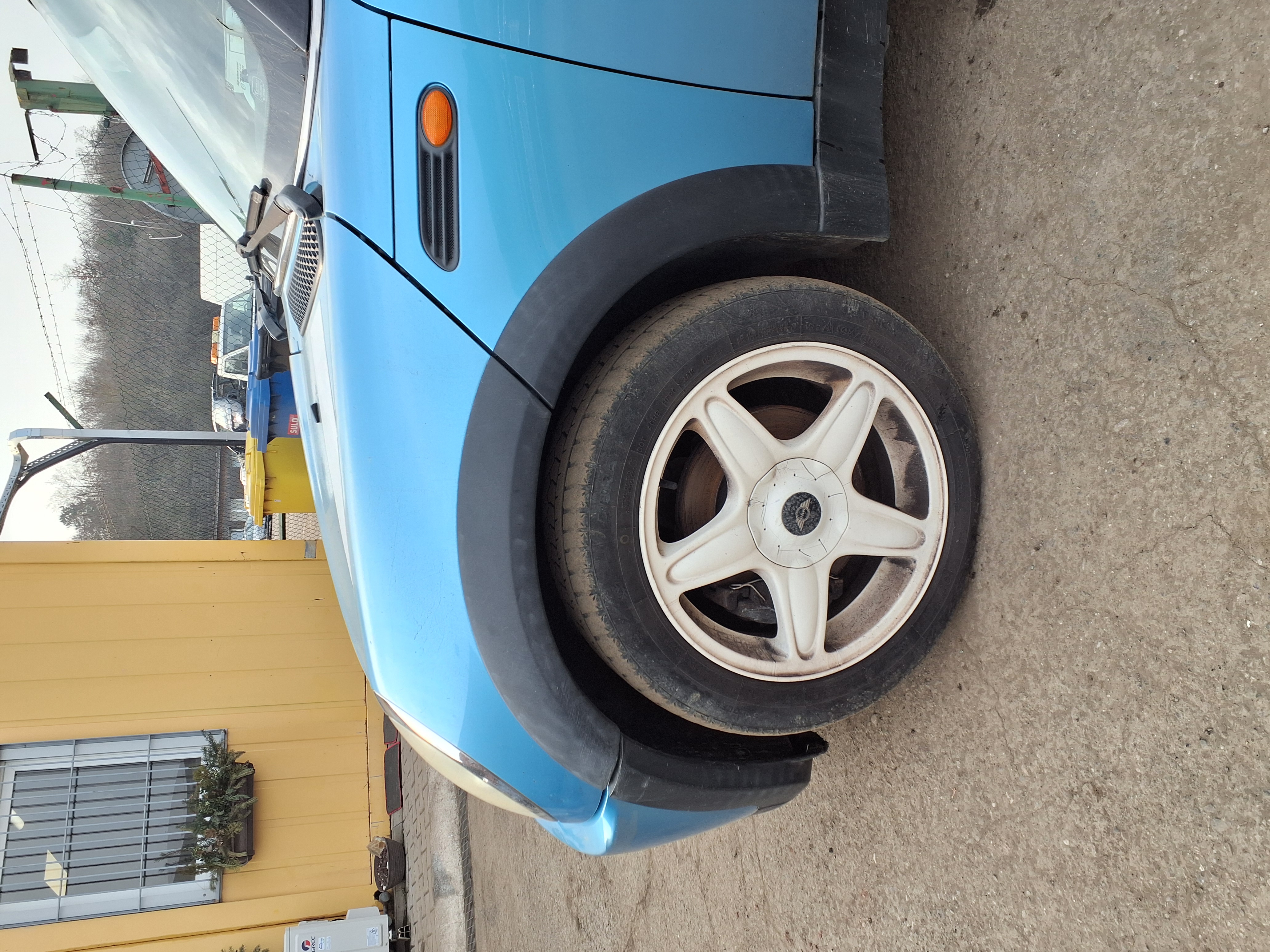 front_left_fender