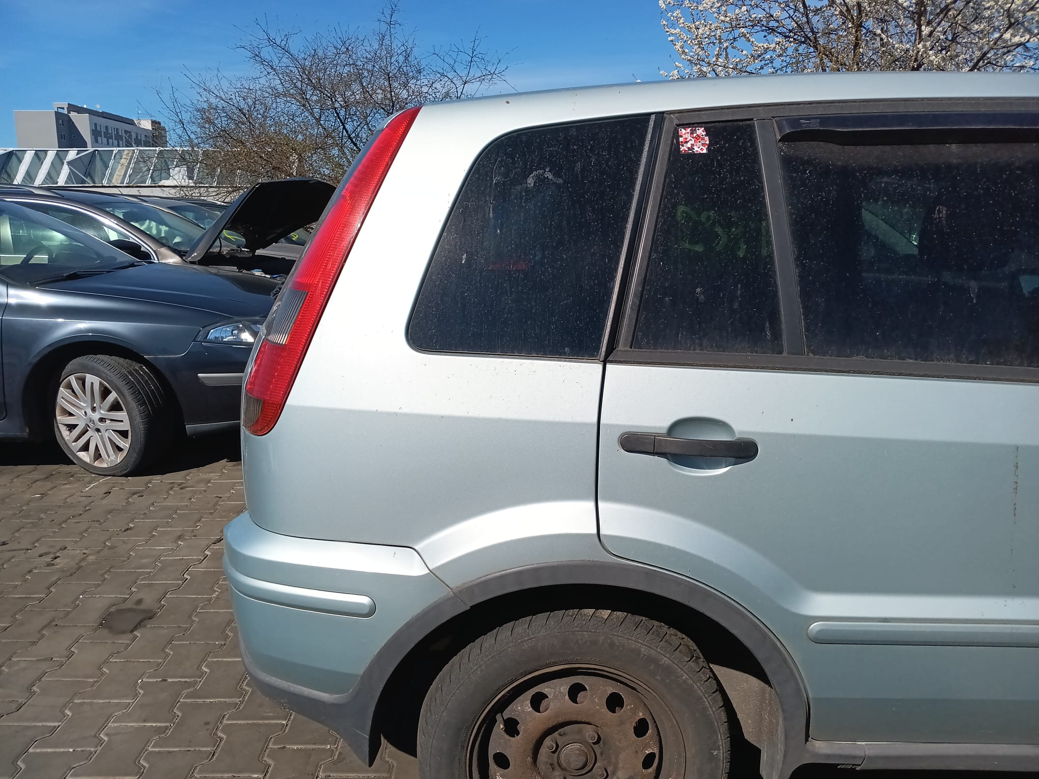 rear_right_fender