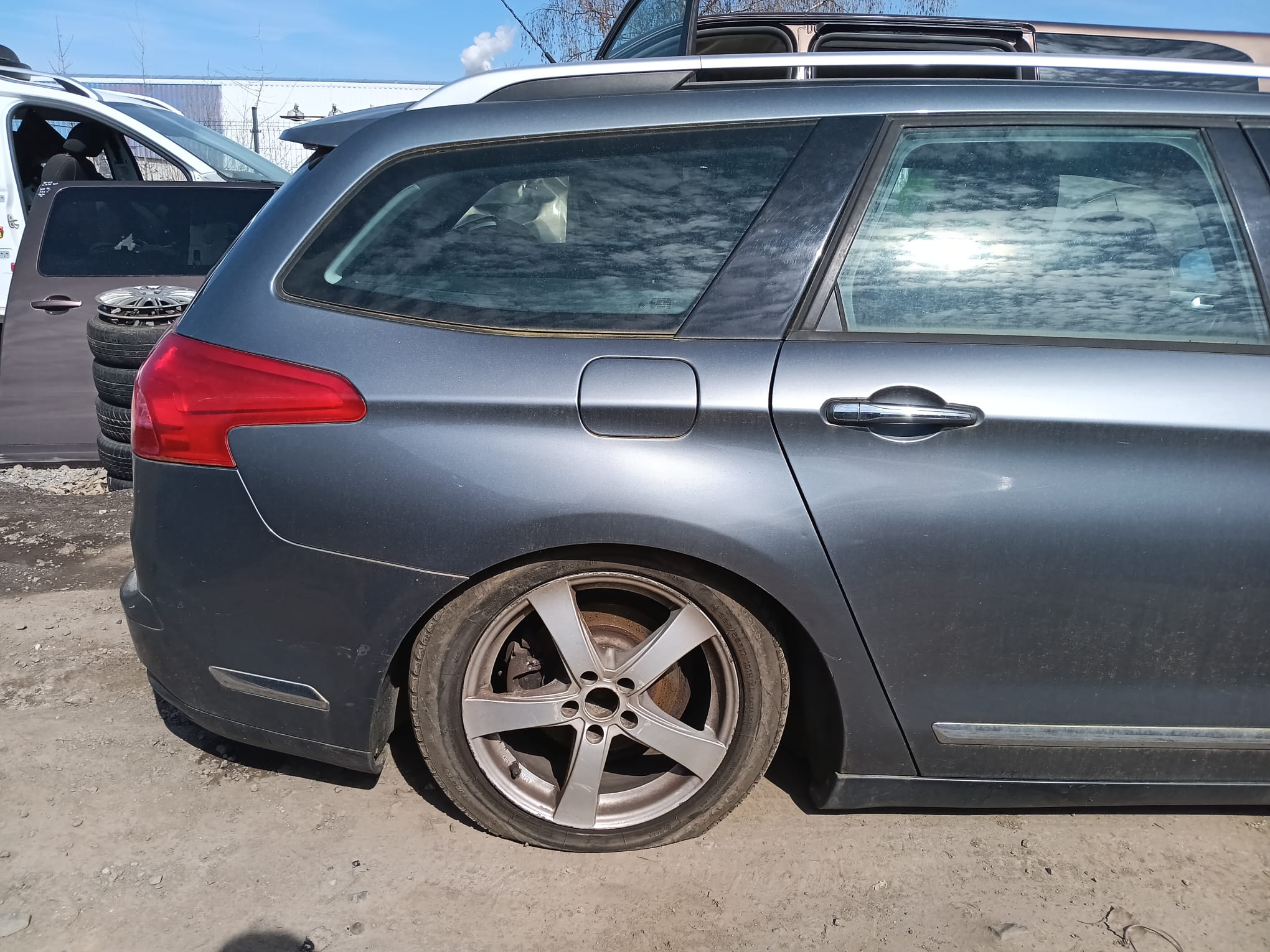 rear_right_fender