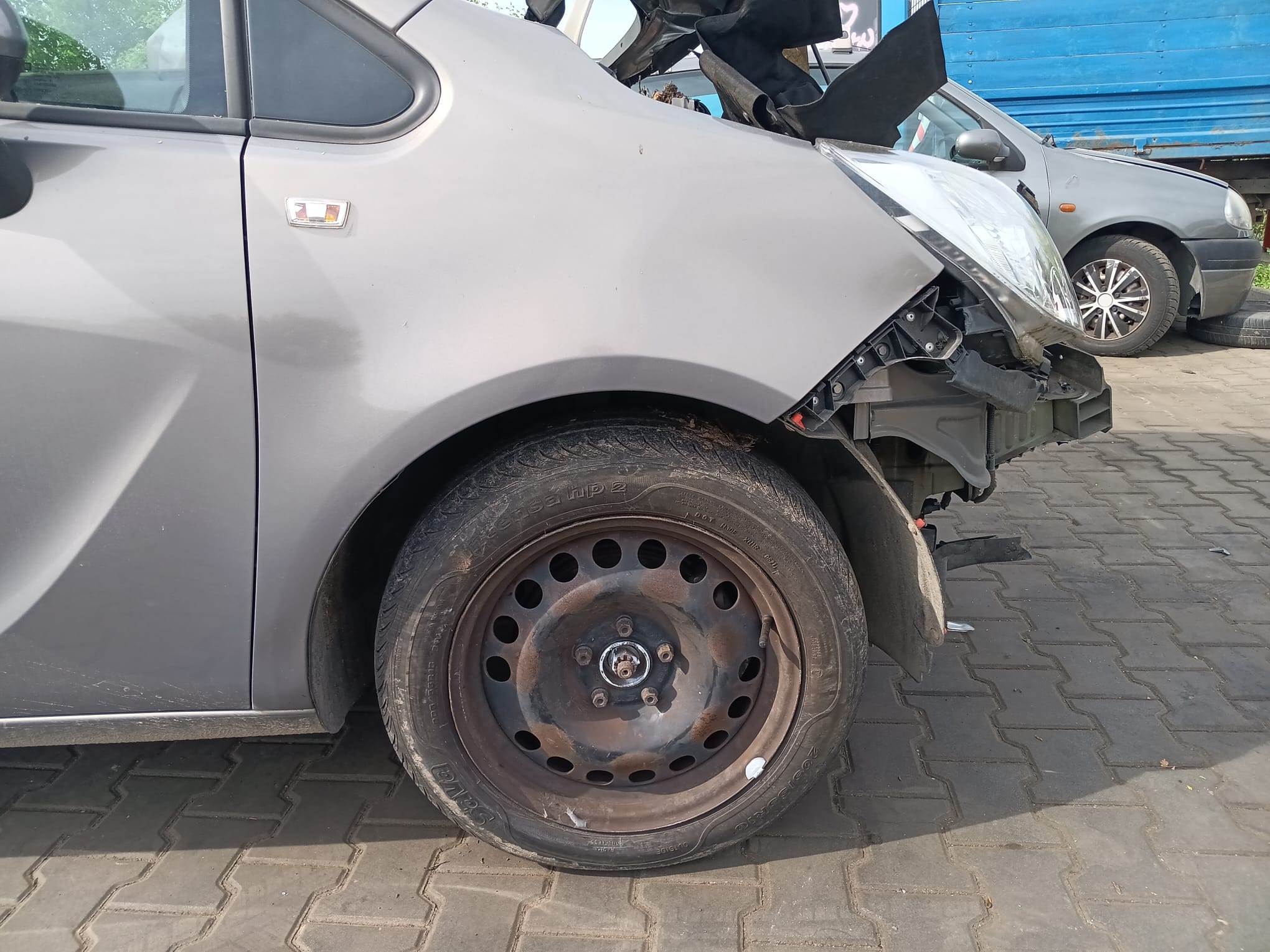 front_right_fender