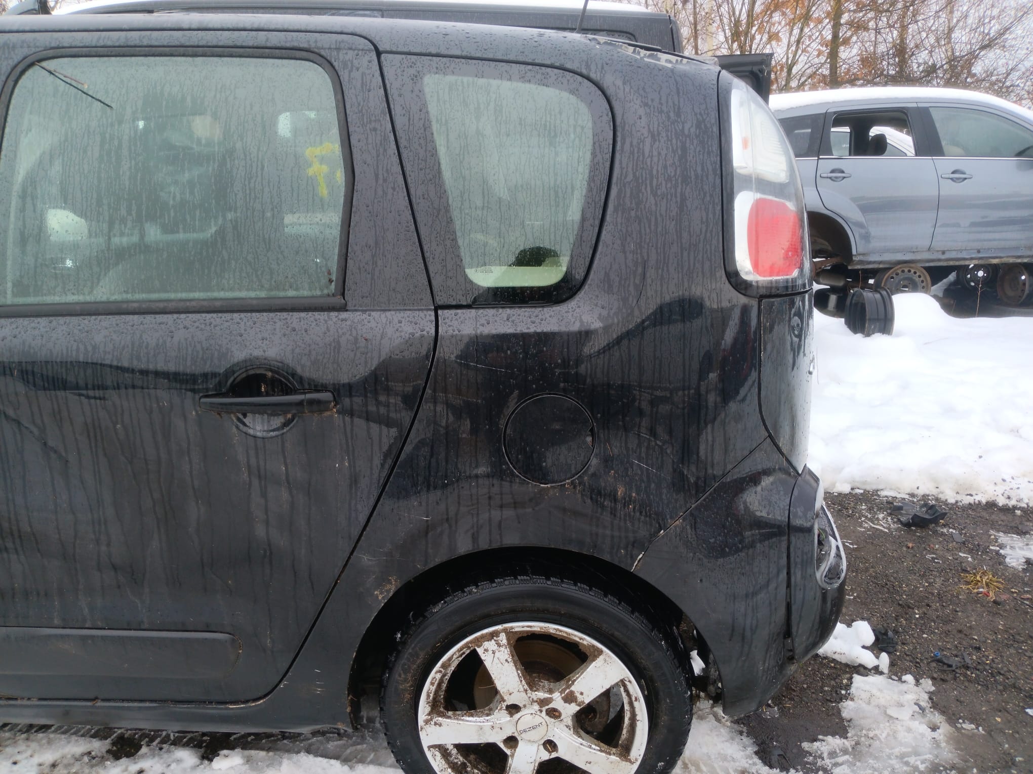 rear_left_fender