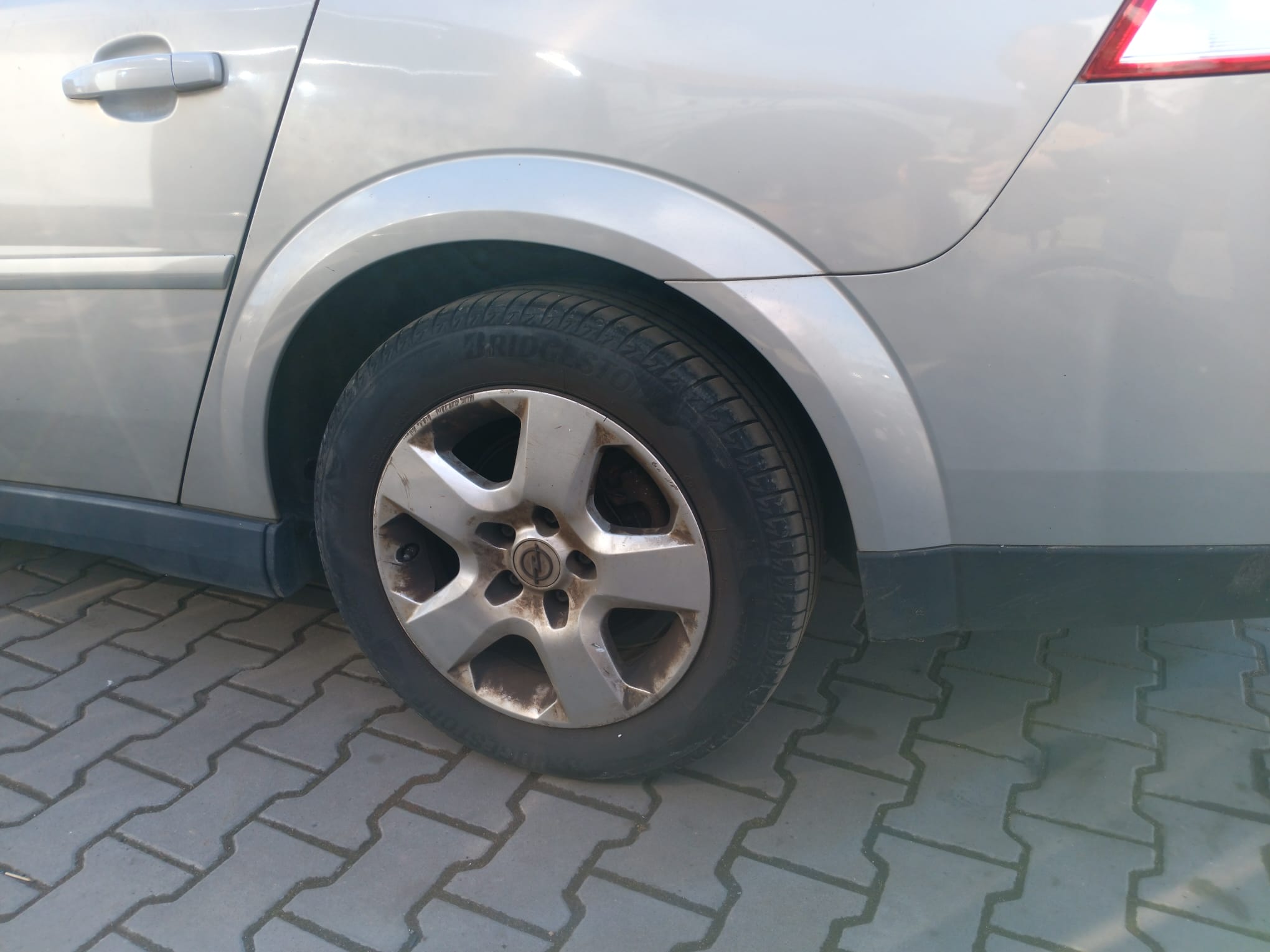 rear_left_wheel