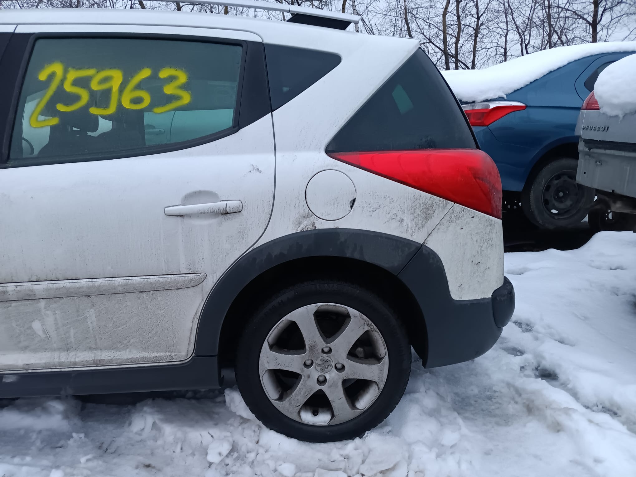 rear_left_fender