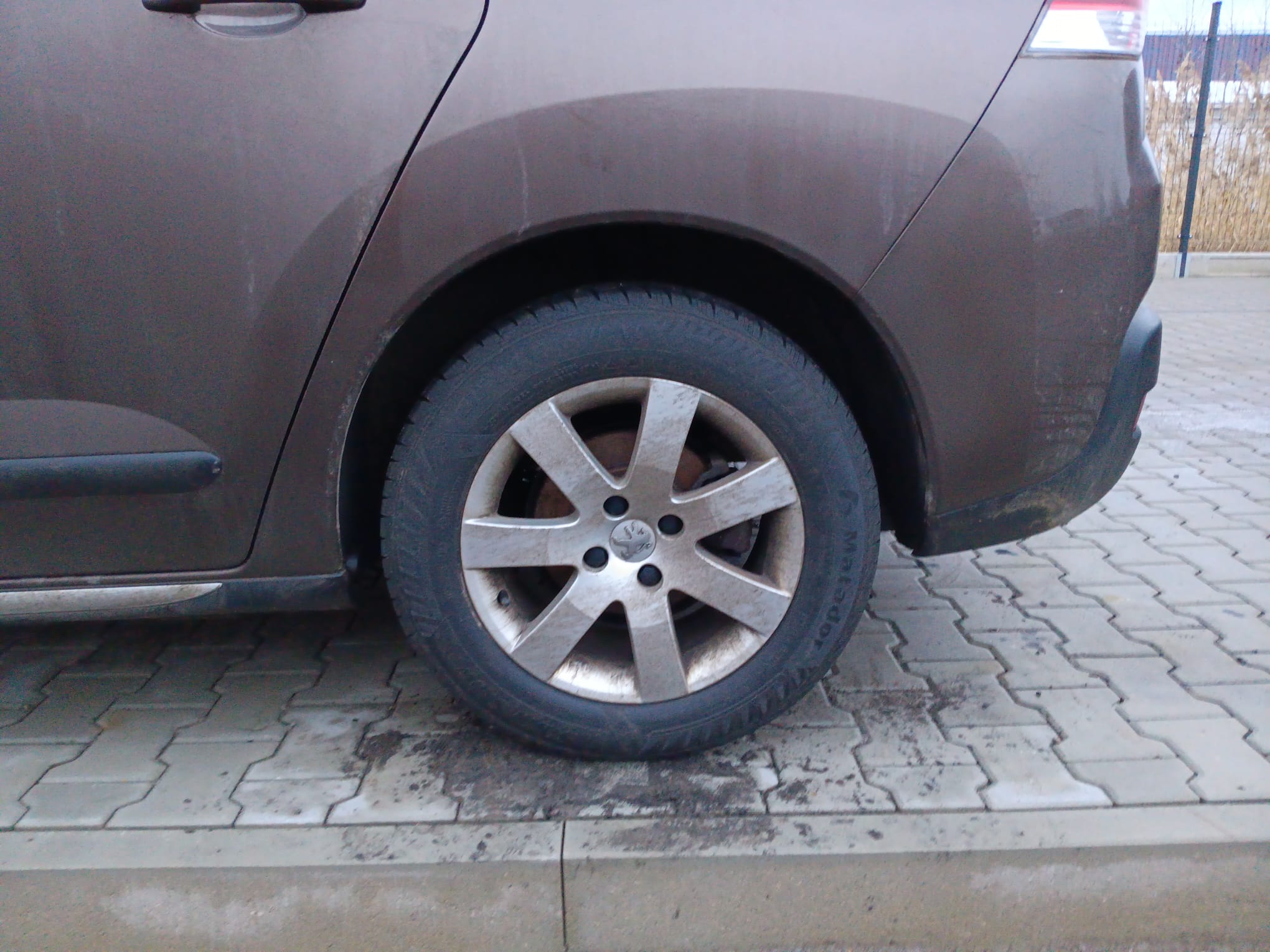 rear_left_wheel