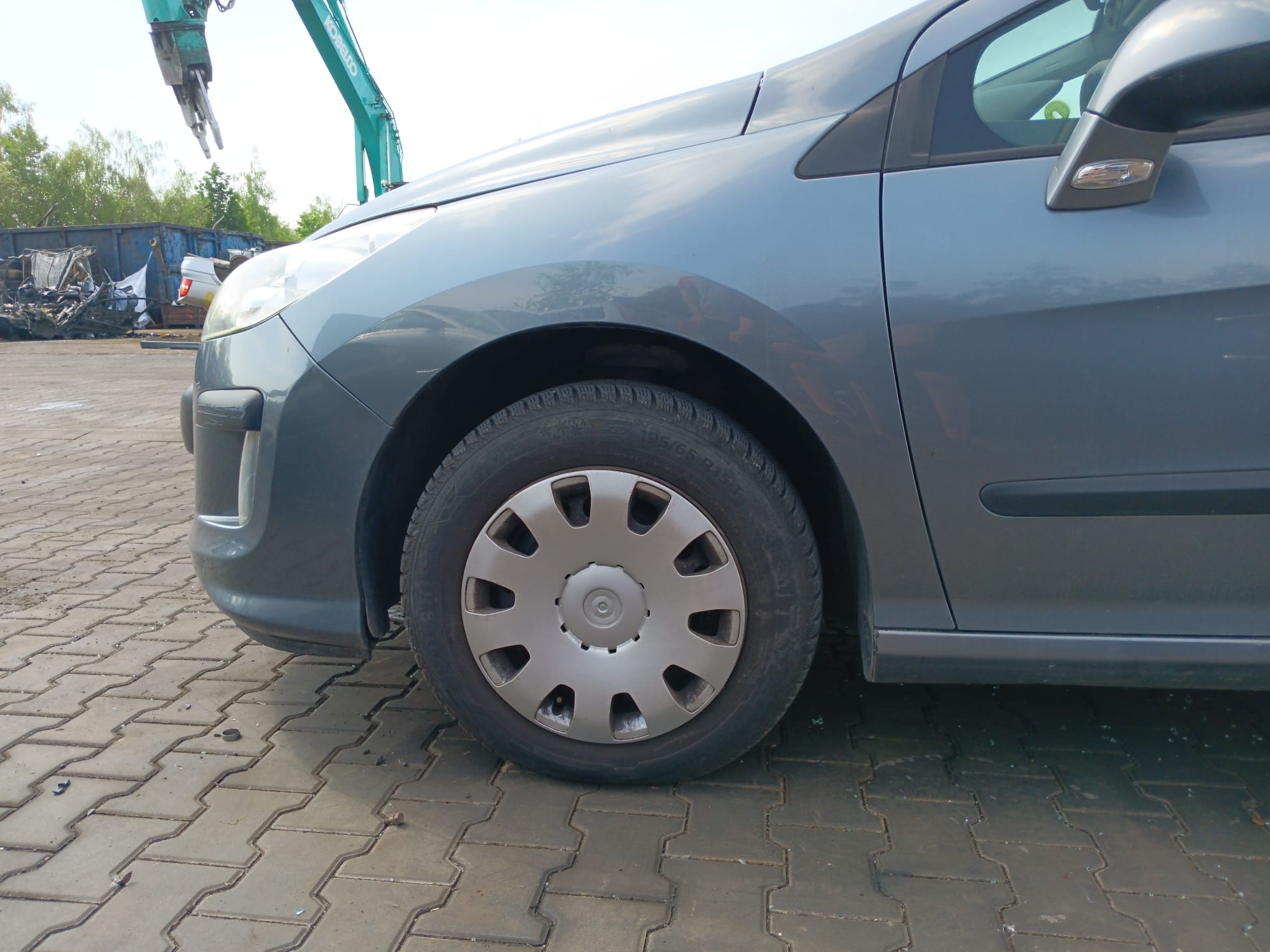 front_left_fender