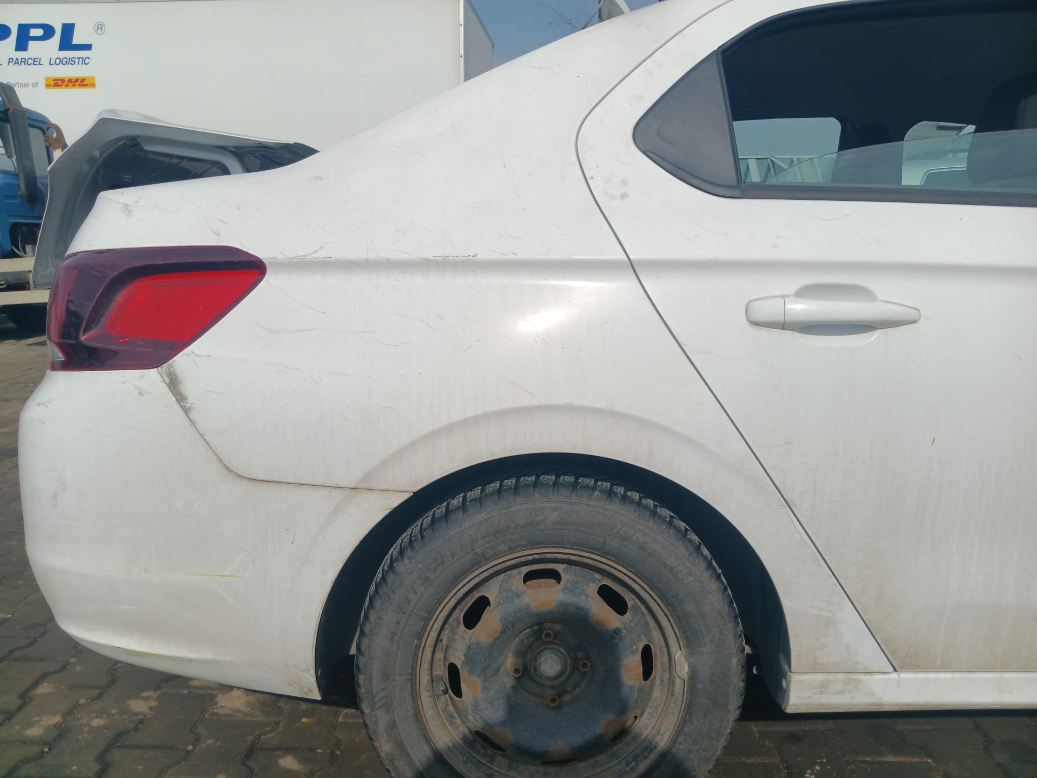 rear_right_fender