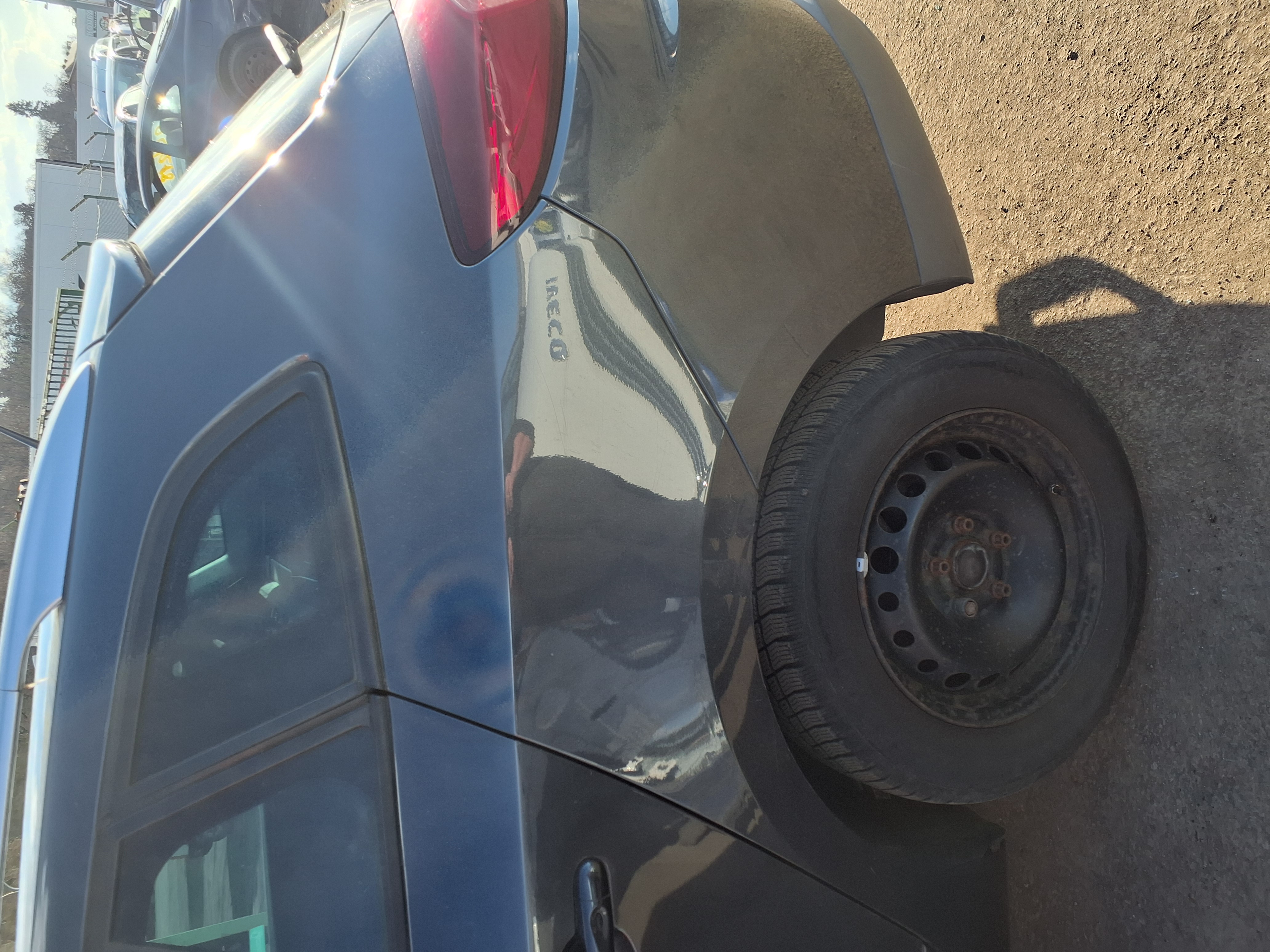 rear_left_fender