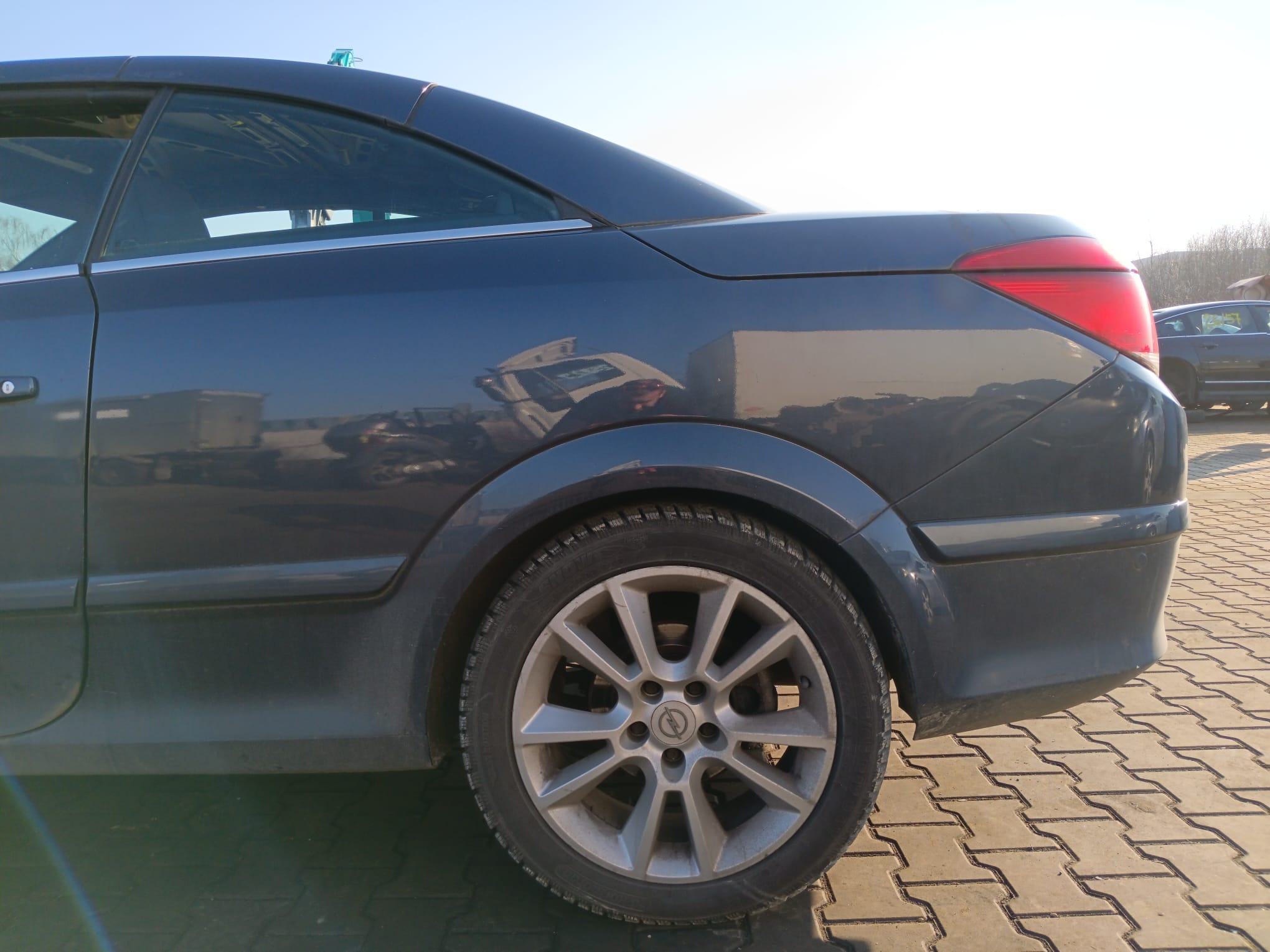 rear_left_fender