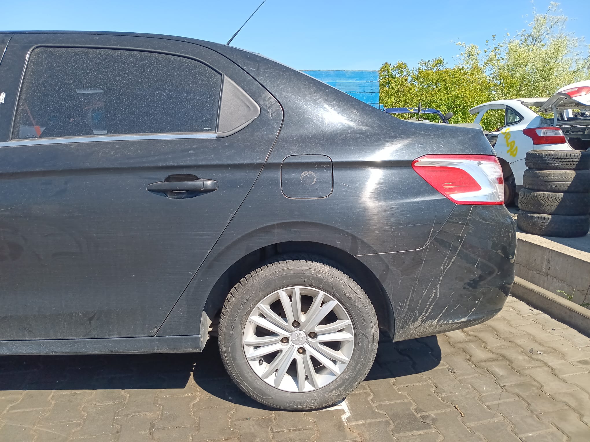 rear_left_fender