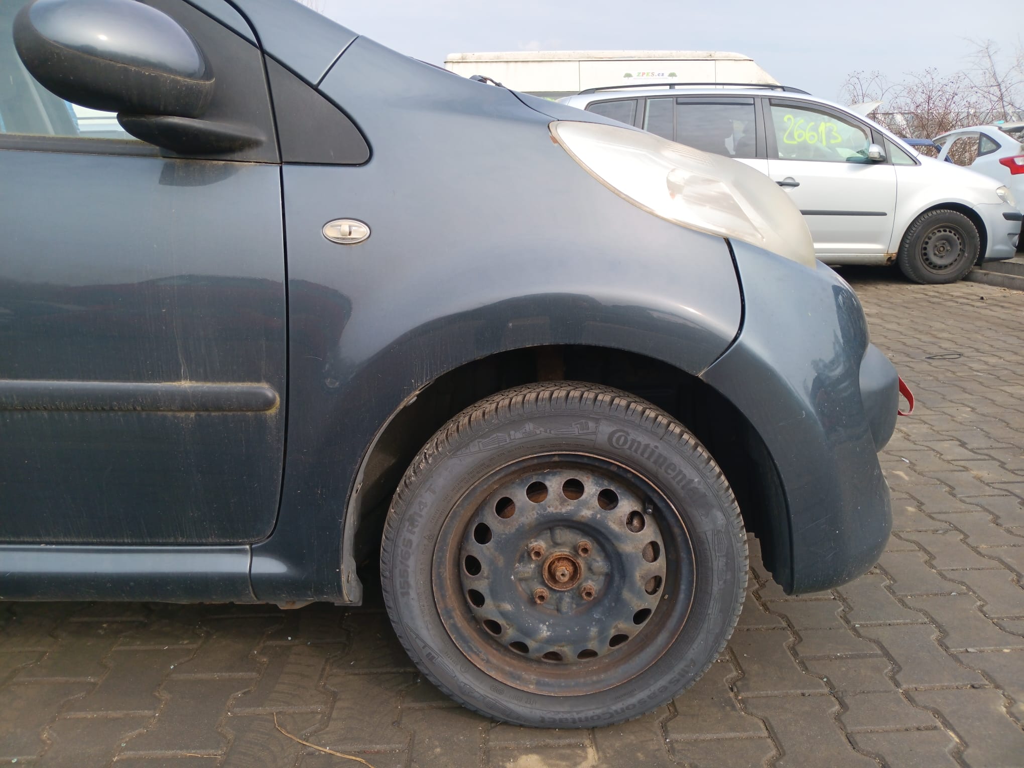 front_right_fender