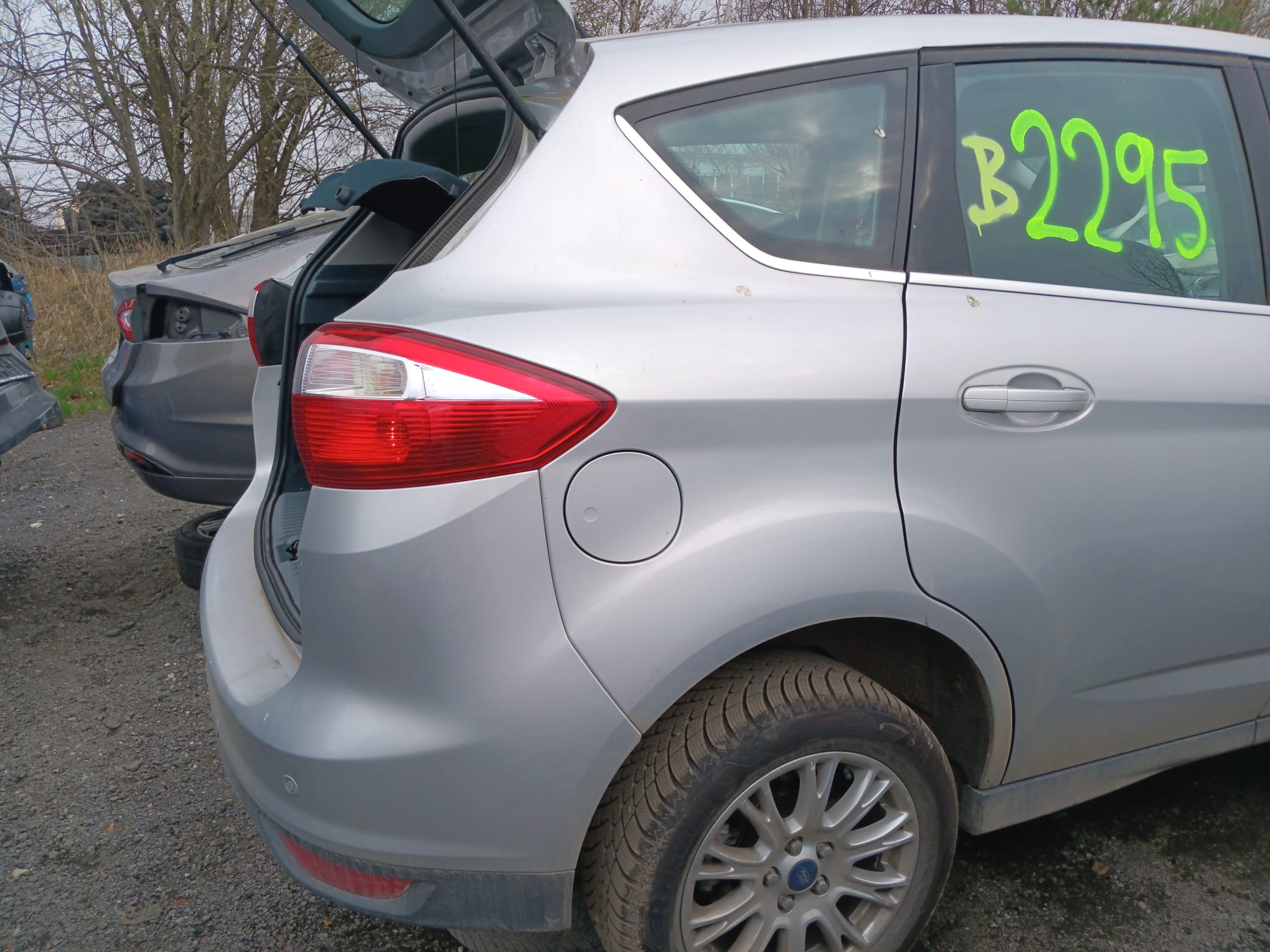rear_right_fender