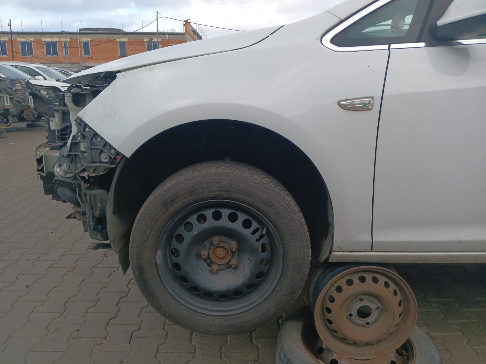 front_left_fender