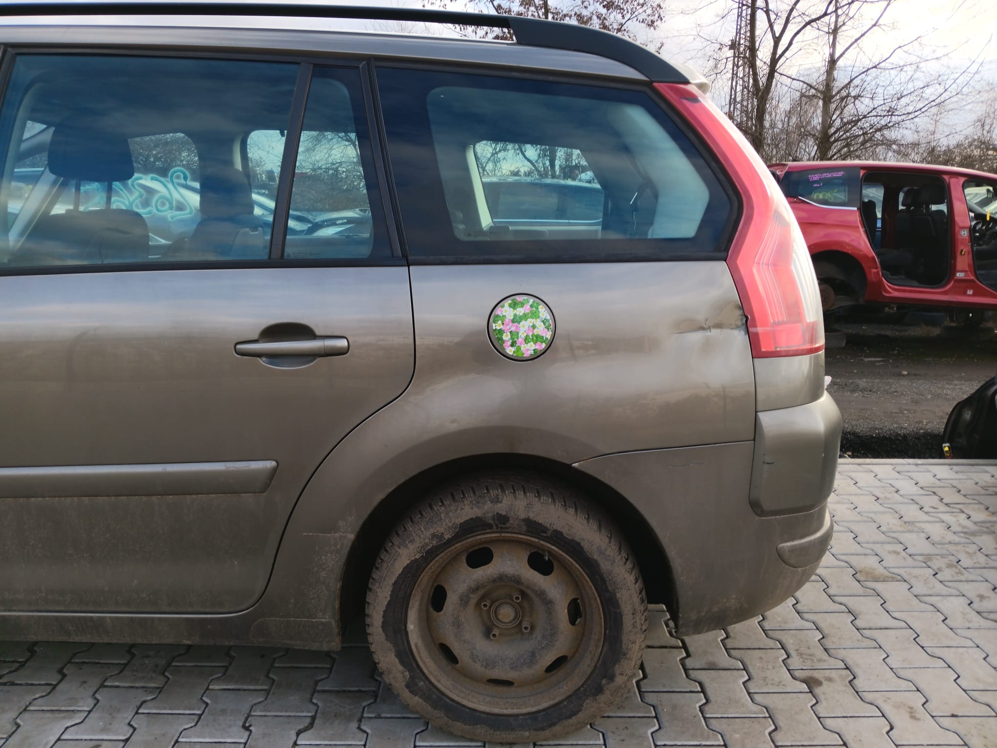 rear_left_fender