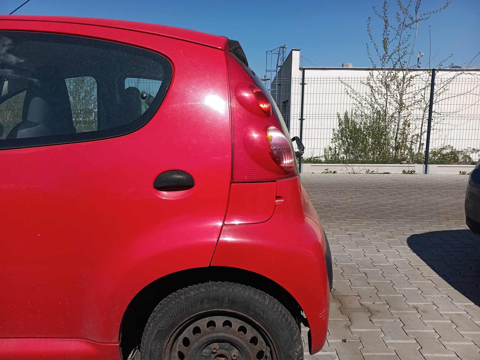 rear_left_fender