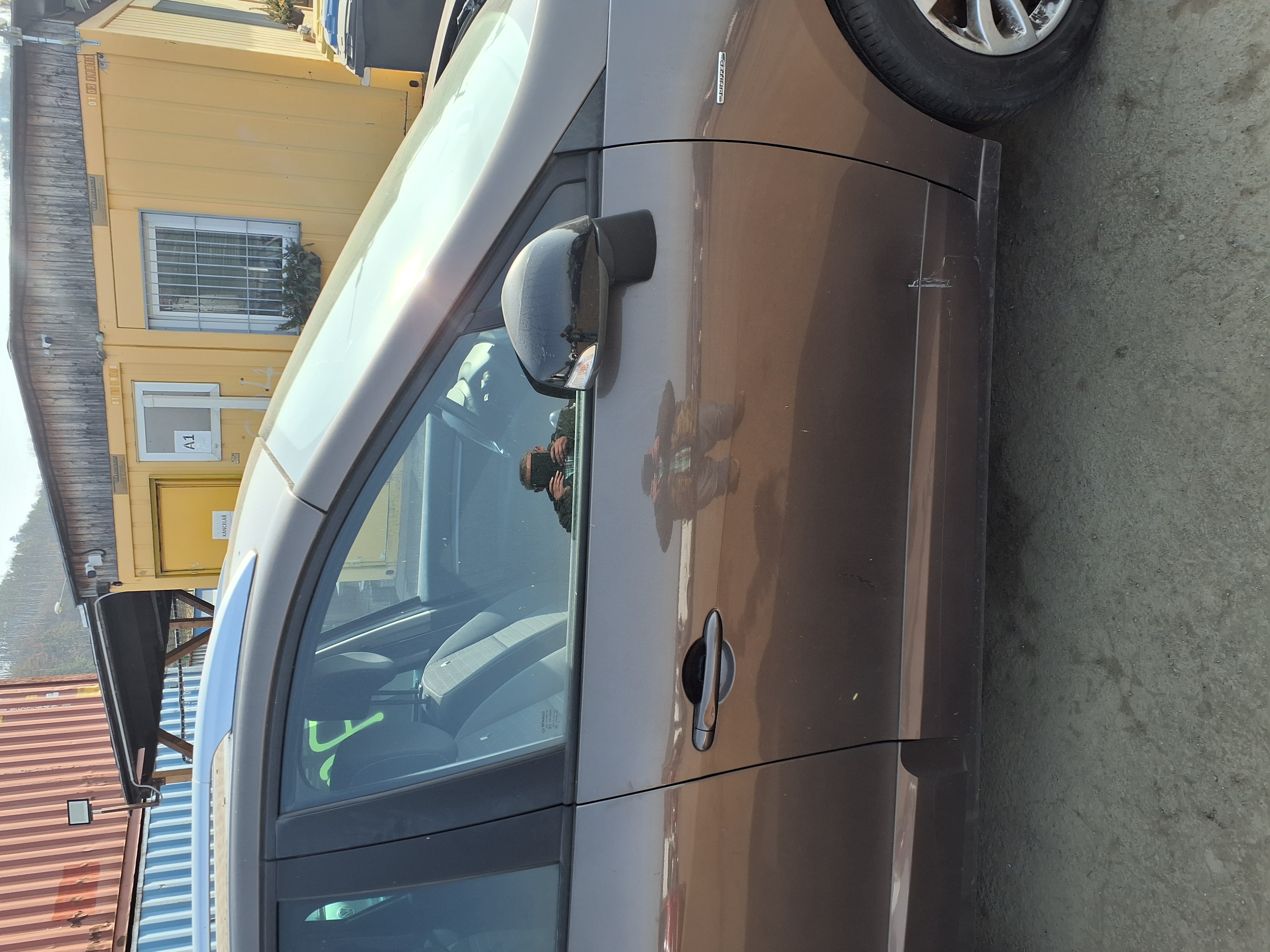 right_front_door