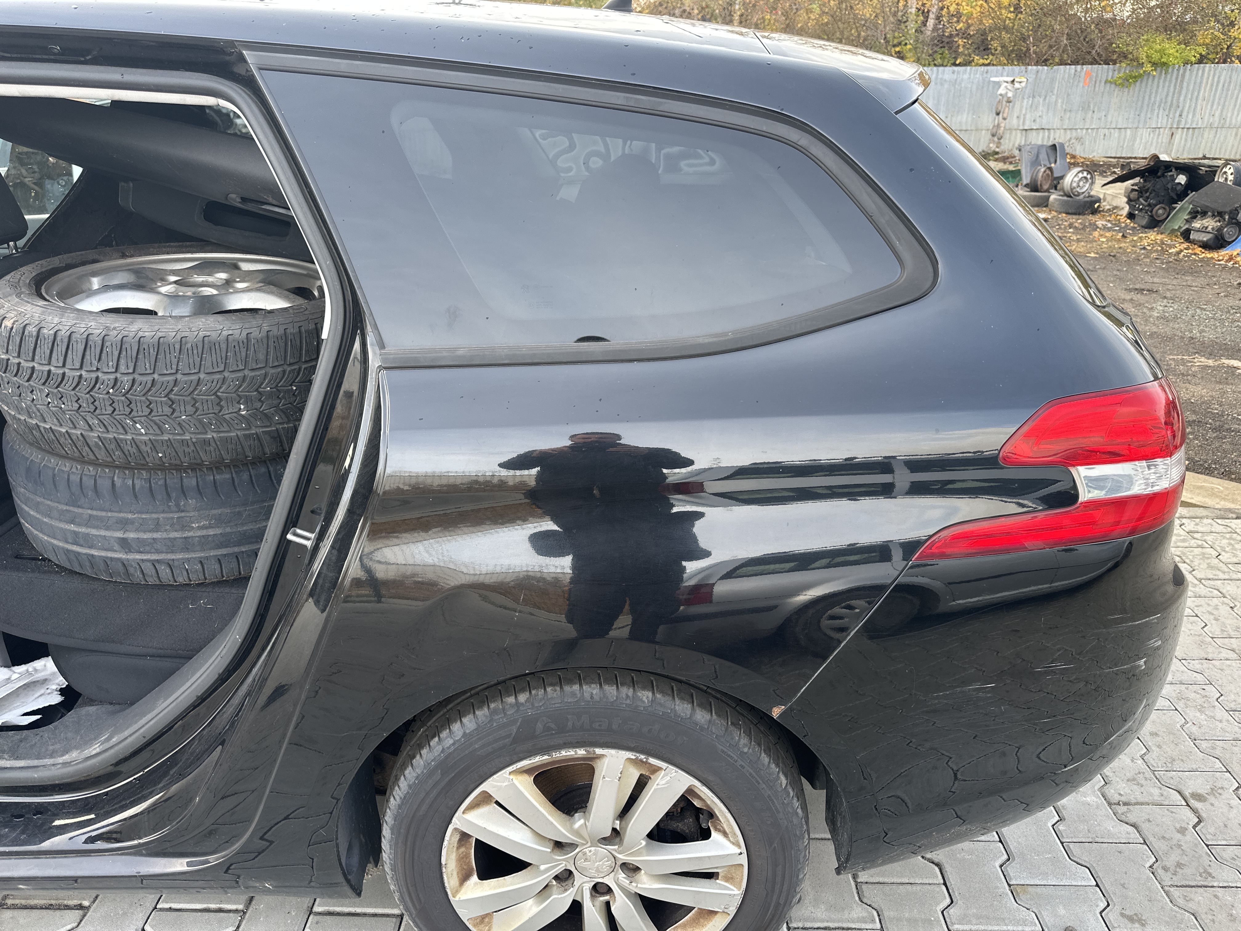 rear_left_fender