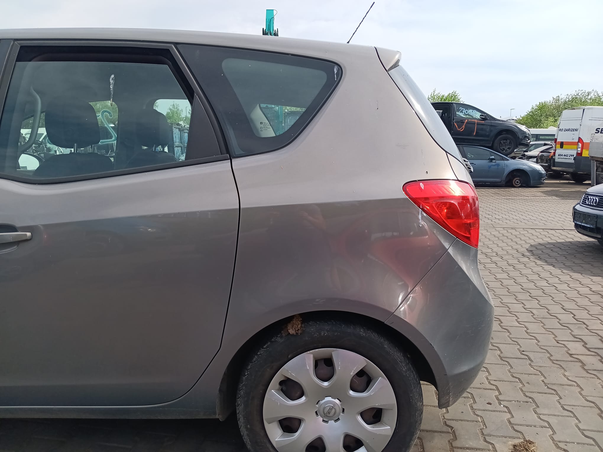 rear_left_fender