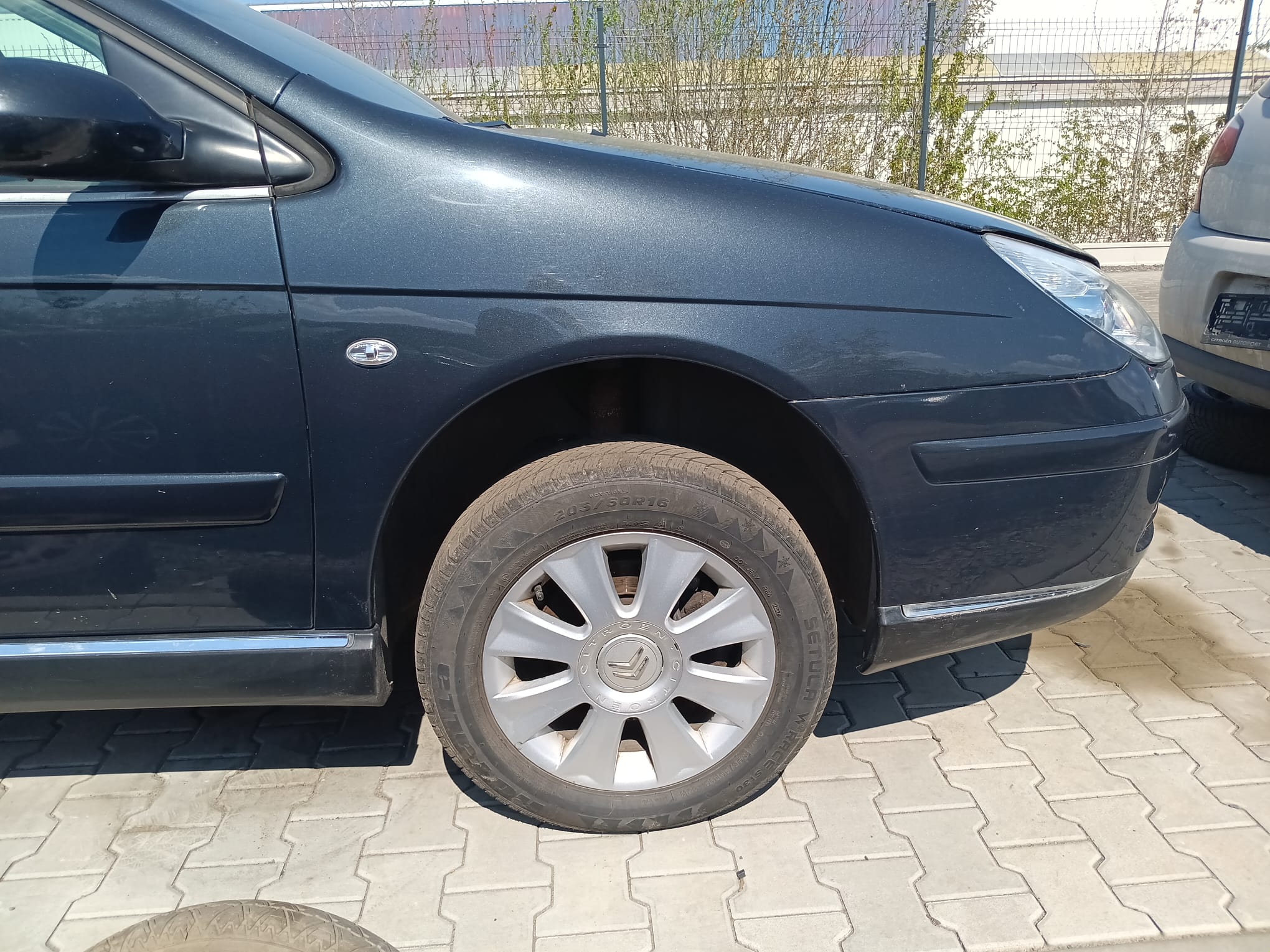 front_right_fender