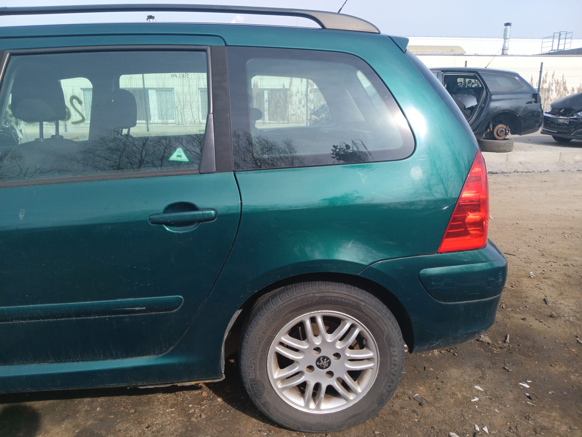 rear_left_fender