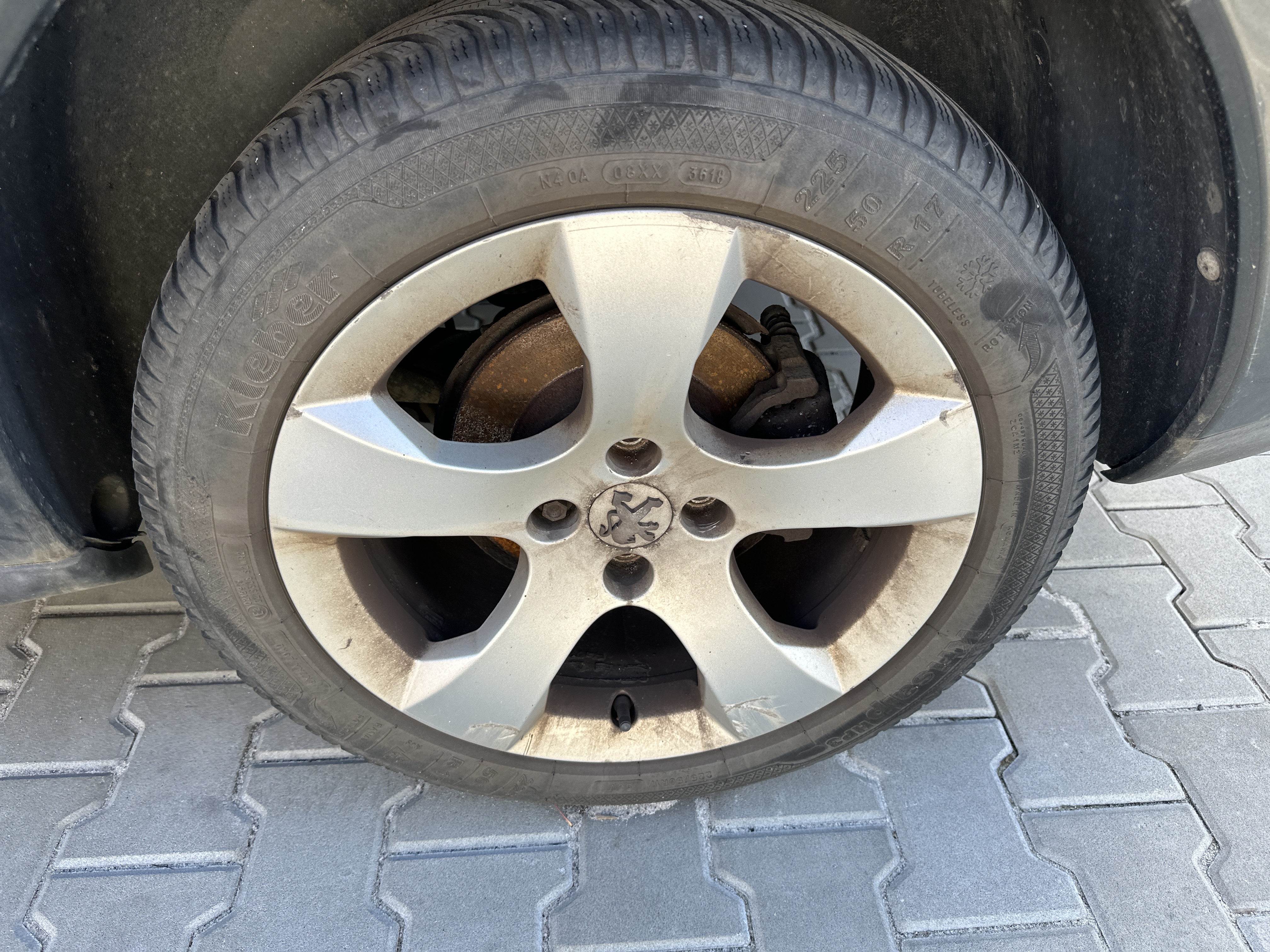 rear_left_wheel