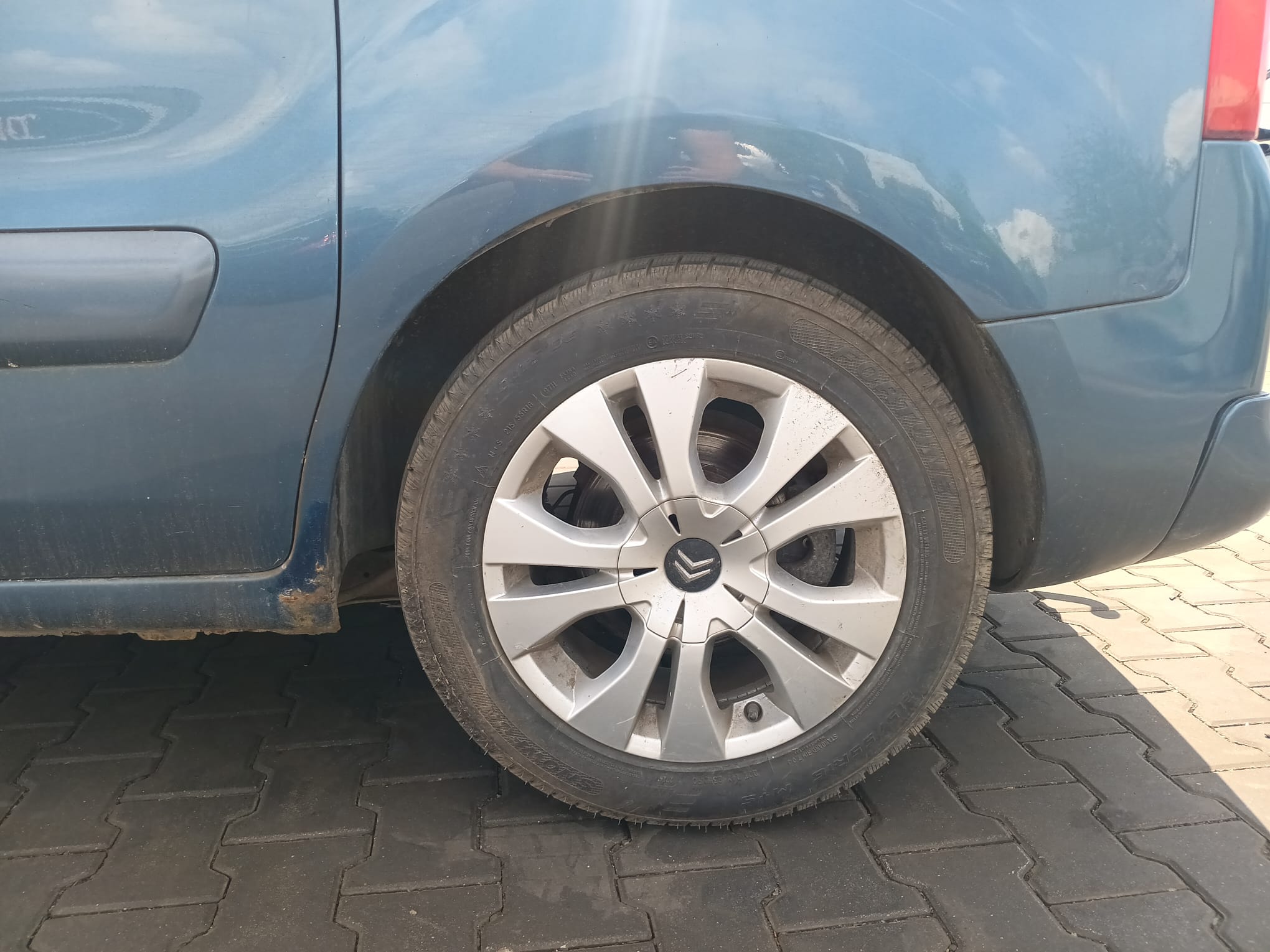 rear_left_wheel