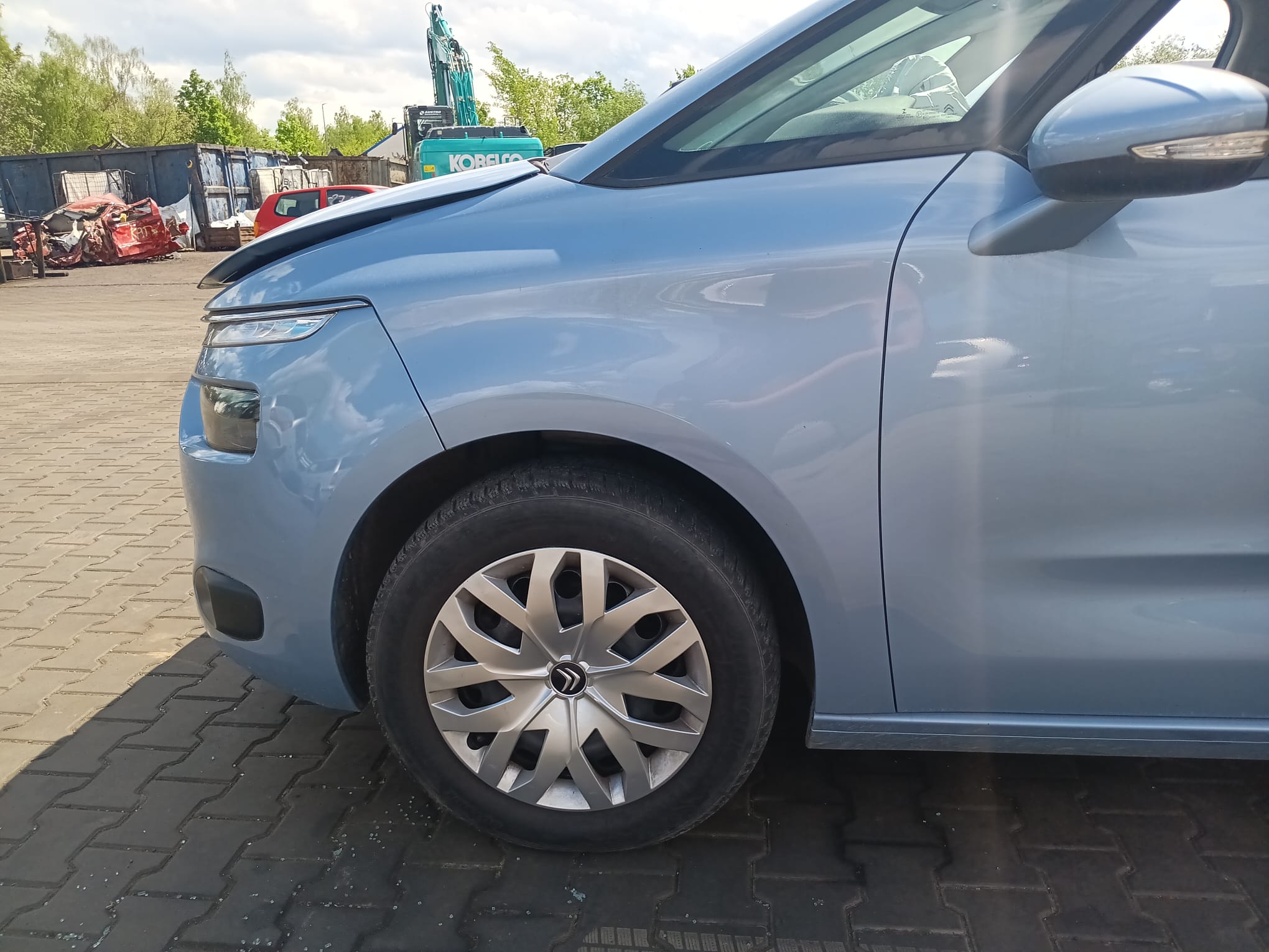 front_left_fender