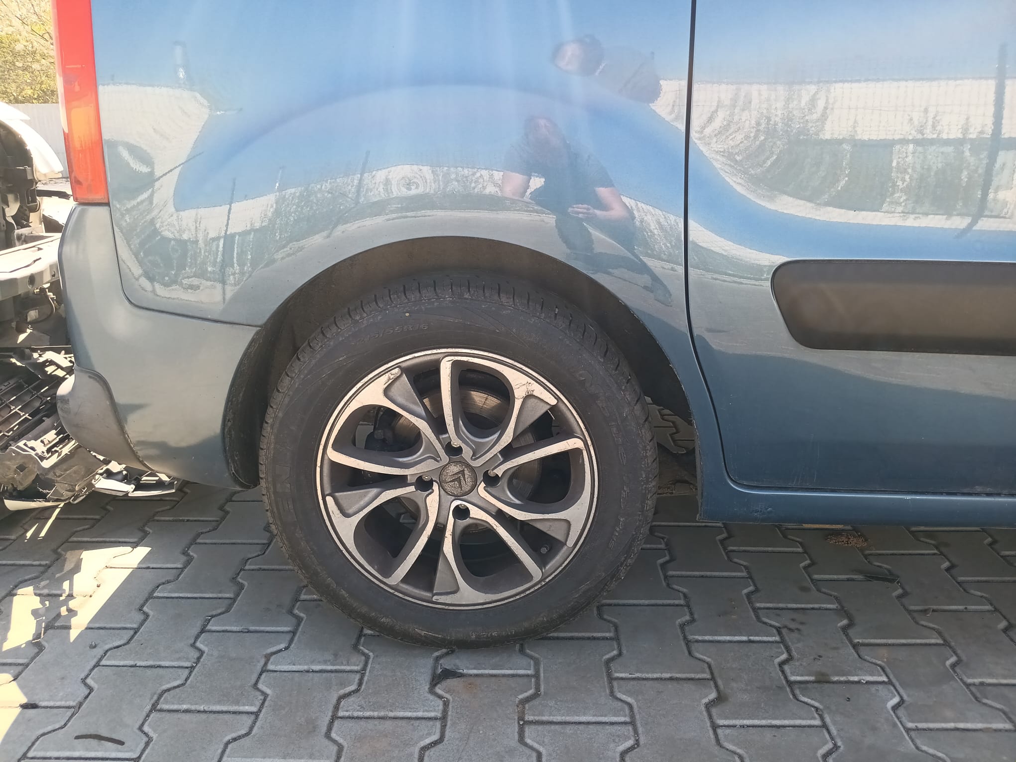 rear_right_wheel