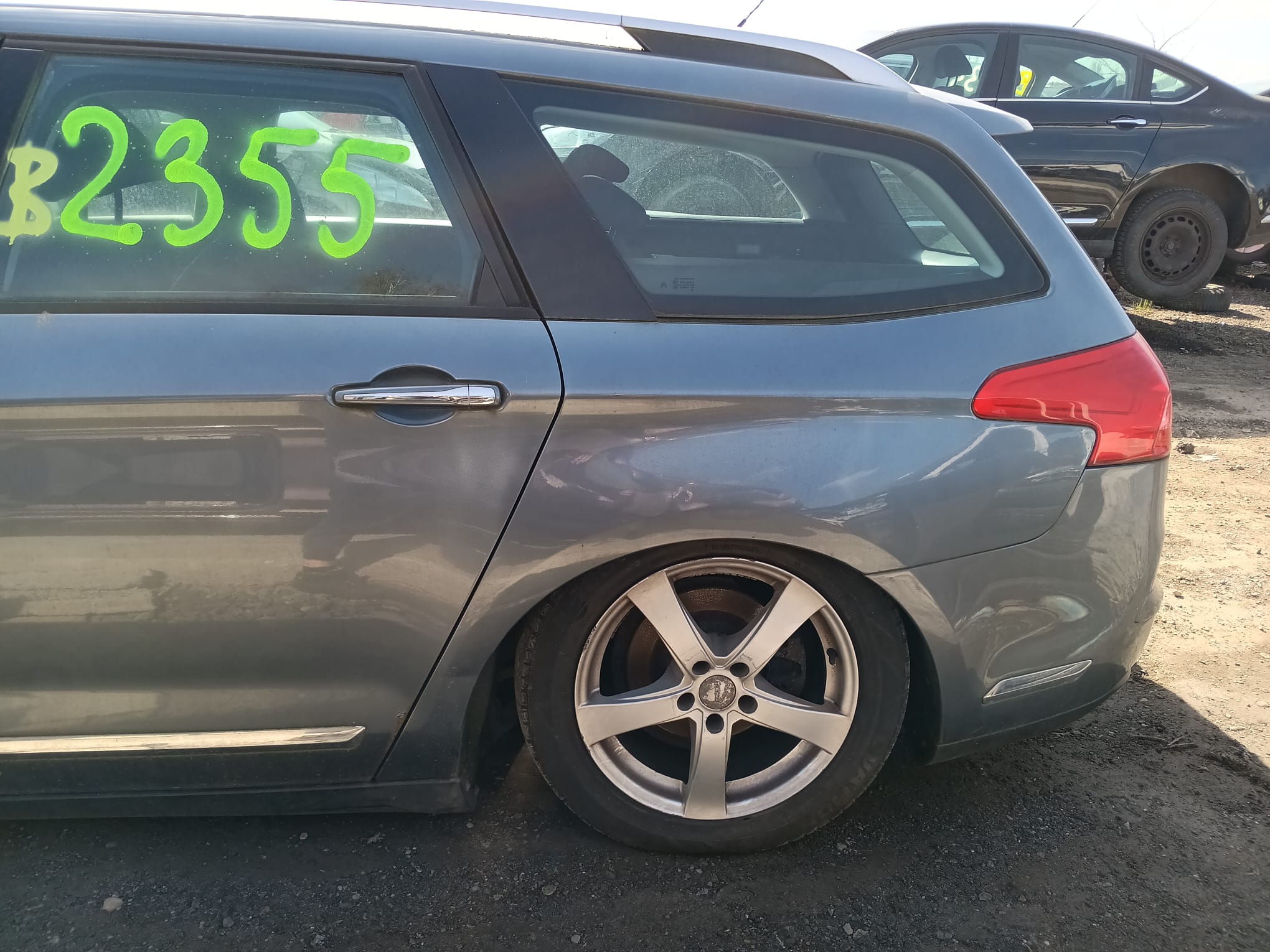rear_left_fender