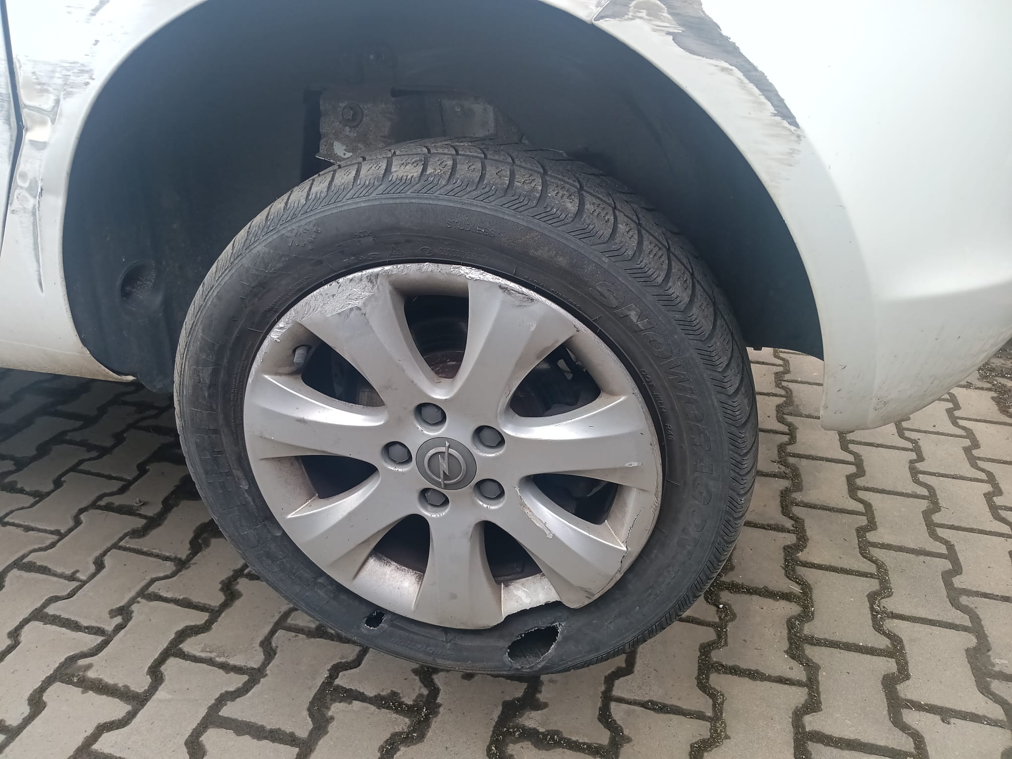 rear_left_wheel
